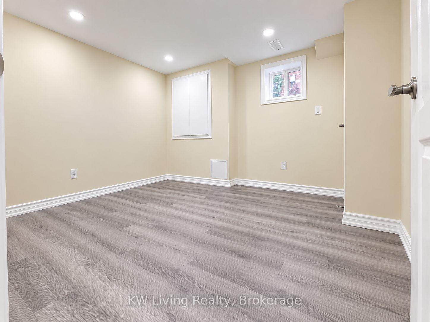 Photo 5 of 21 Plentywood Drive, Brampton, Brampton West — HOMEH