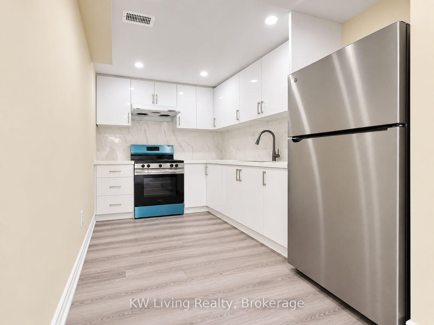 Photo 8 of 21 Plentywood Drive, Brampton, Brampton West — HOMEH