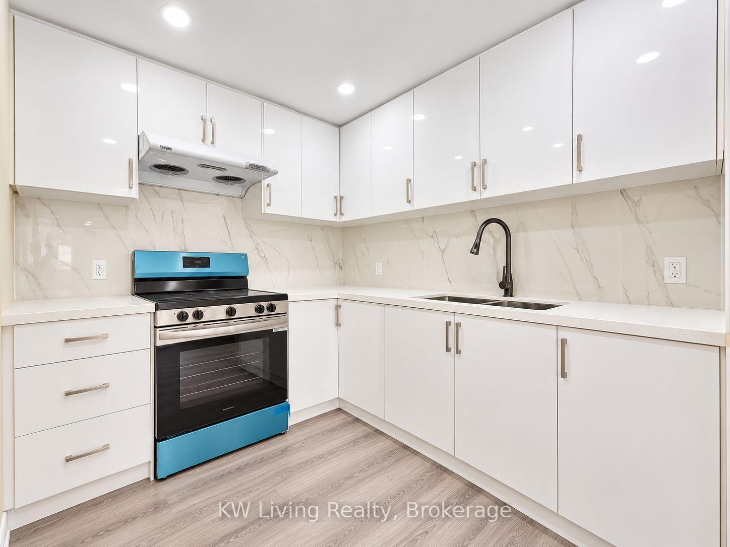 Photo 9 of 21 Plentywood Drive, Brampton, Brampton West — HOMEH