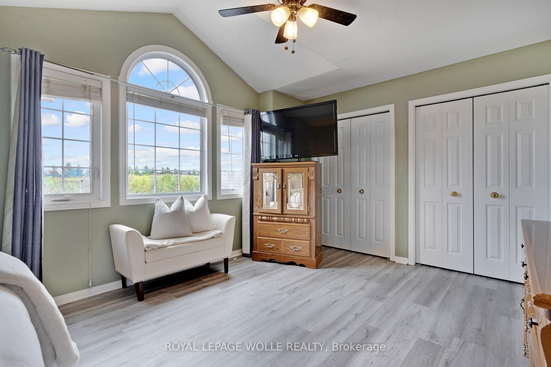 Photo 23 of 442 Joseph Street, Wilmot, New Hamburg — HOMEH