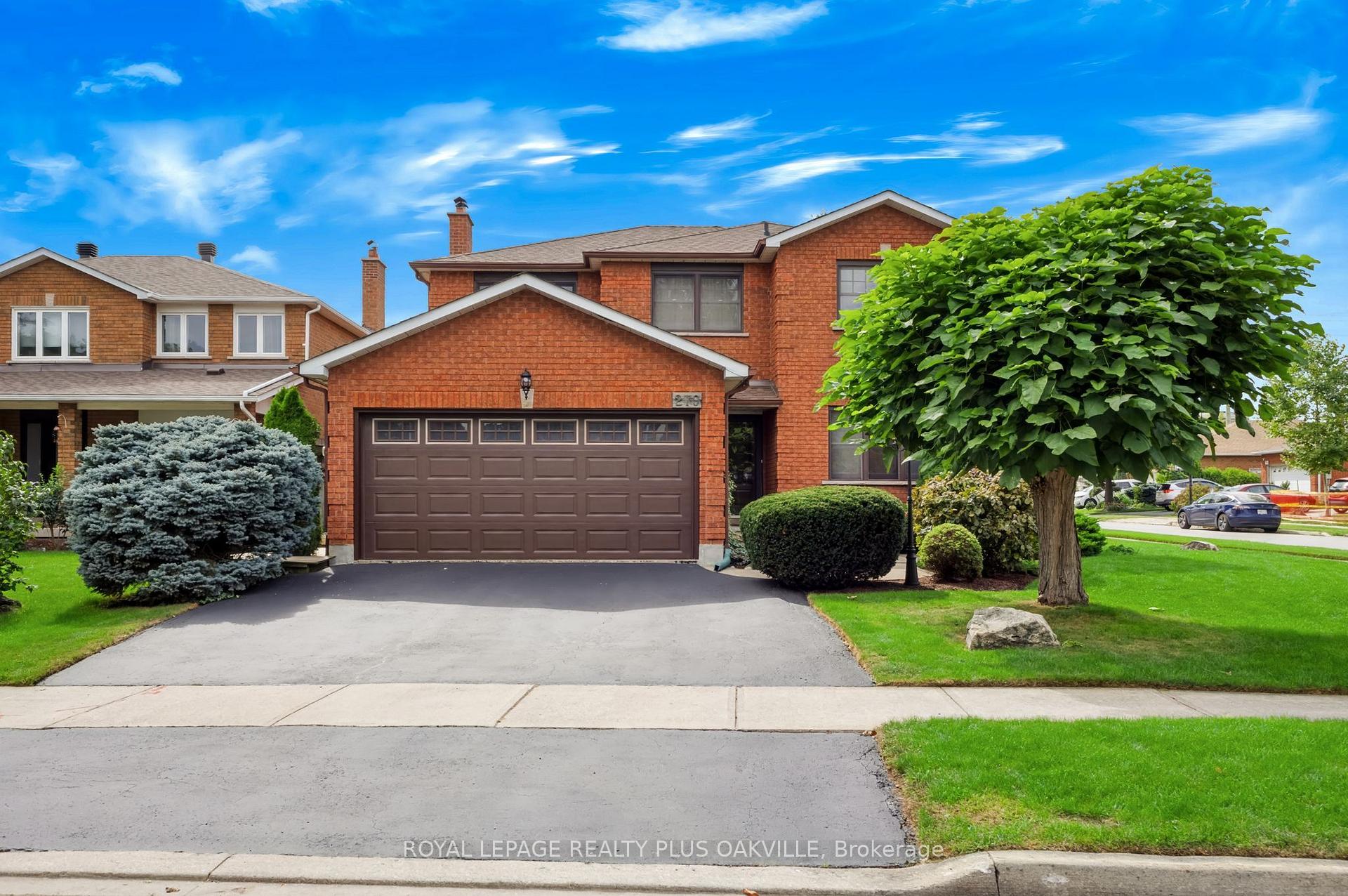 Photo 2 of 279 Hickory Circle, Oakville, Wedgewood Creek — HOMEH
