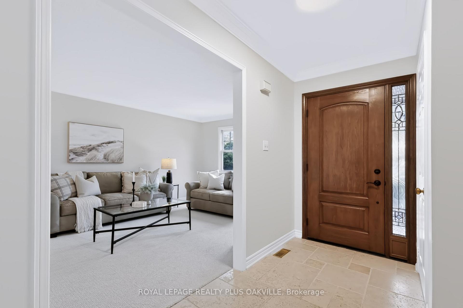 Photo 6 of 279 Hickory Circle, Oakville, Wedgewood Creek — HOMEH