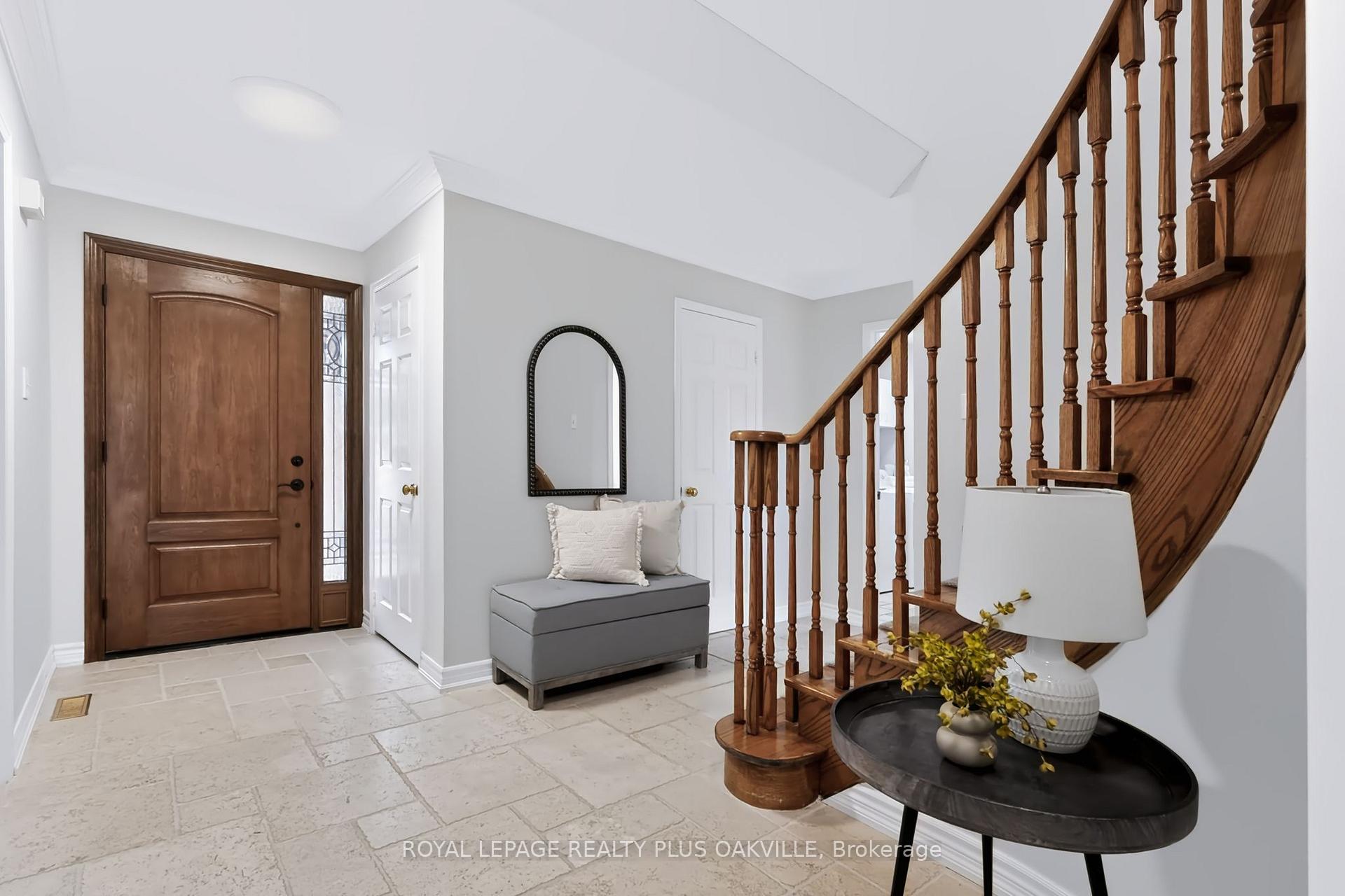 Photo 7 of 279 Hickory Circle, Oakville, Wedgewood Creek — HOMEH