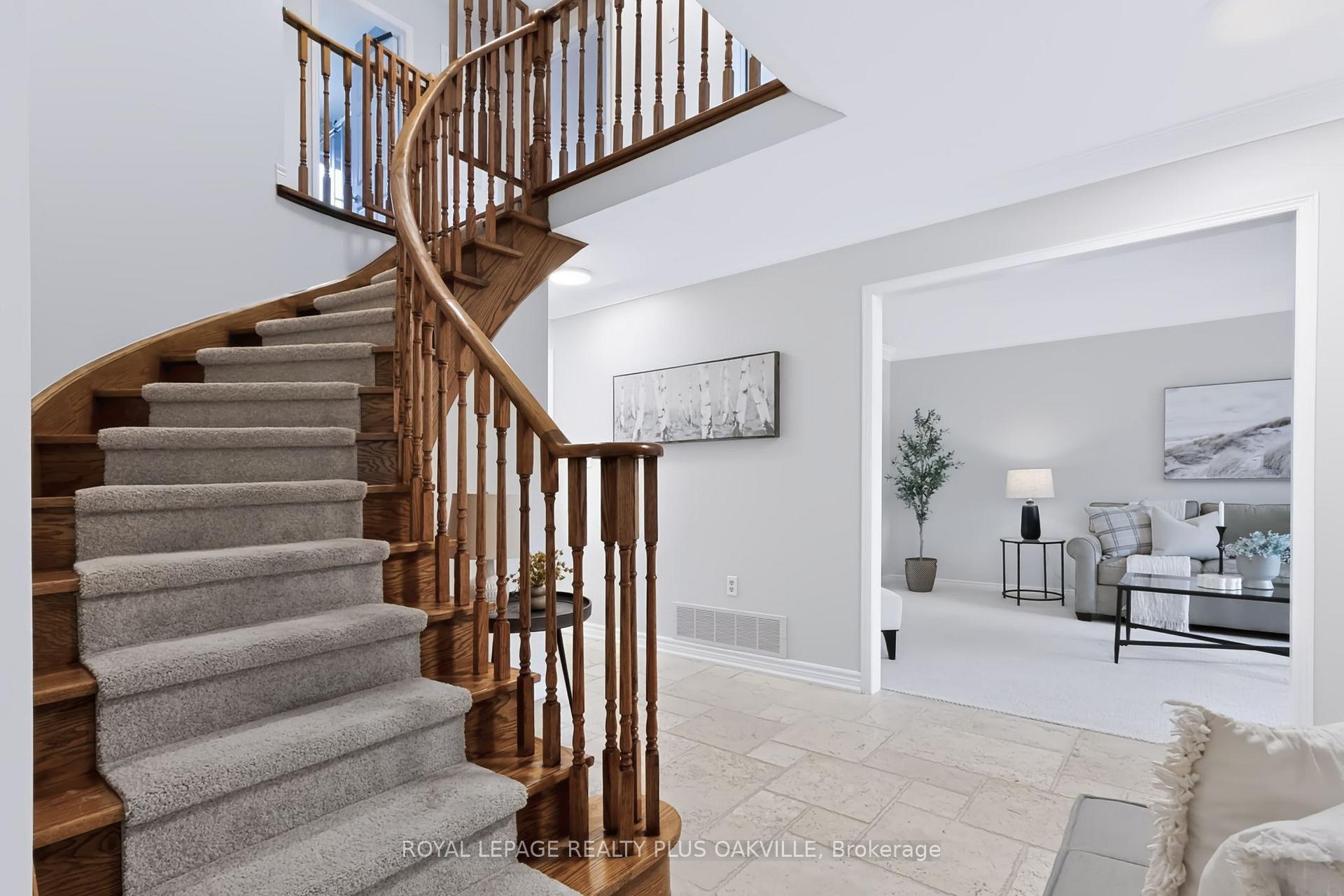 Photo 9 of 279 Hickory Circle, Oakville, Wedgewood Creek — HOMEH