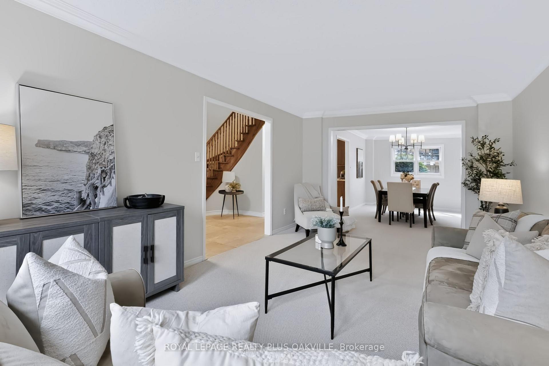 Photo 10 of 279 Hickory Circle, Oakville, Wedgewood Creek — HOMEH
