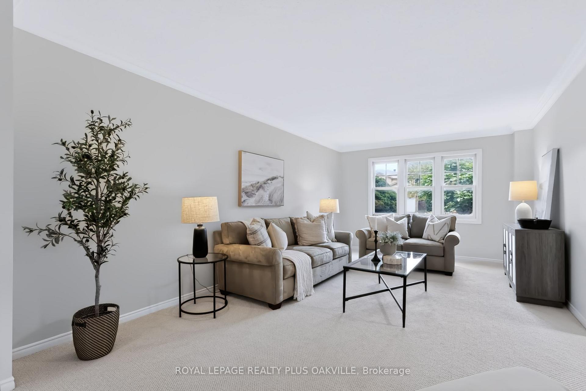 Photo 11 of 279 Hickory Circle, Oakville, Wedgewood Creek — HOMEH