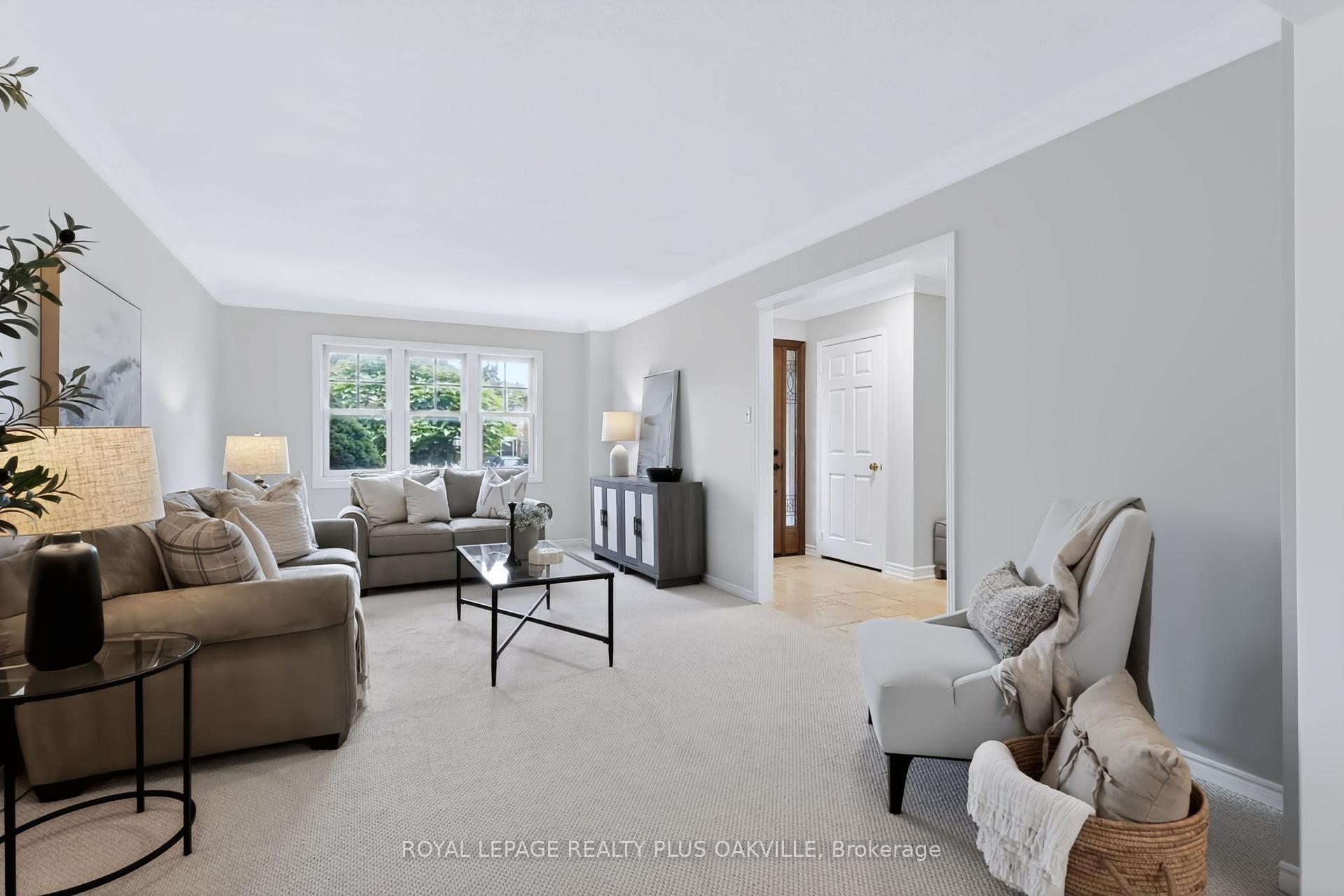 Photo 12 of 279 Hickory Circle, Oakville, Wedgewood Creek — HOMEH