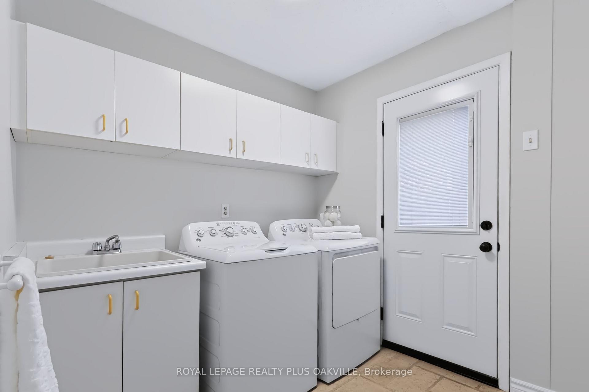 Photo 26 of 279 Hickory Circle, Oakville, Wedgewood Creek — HOMEH