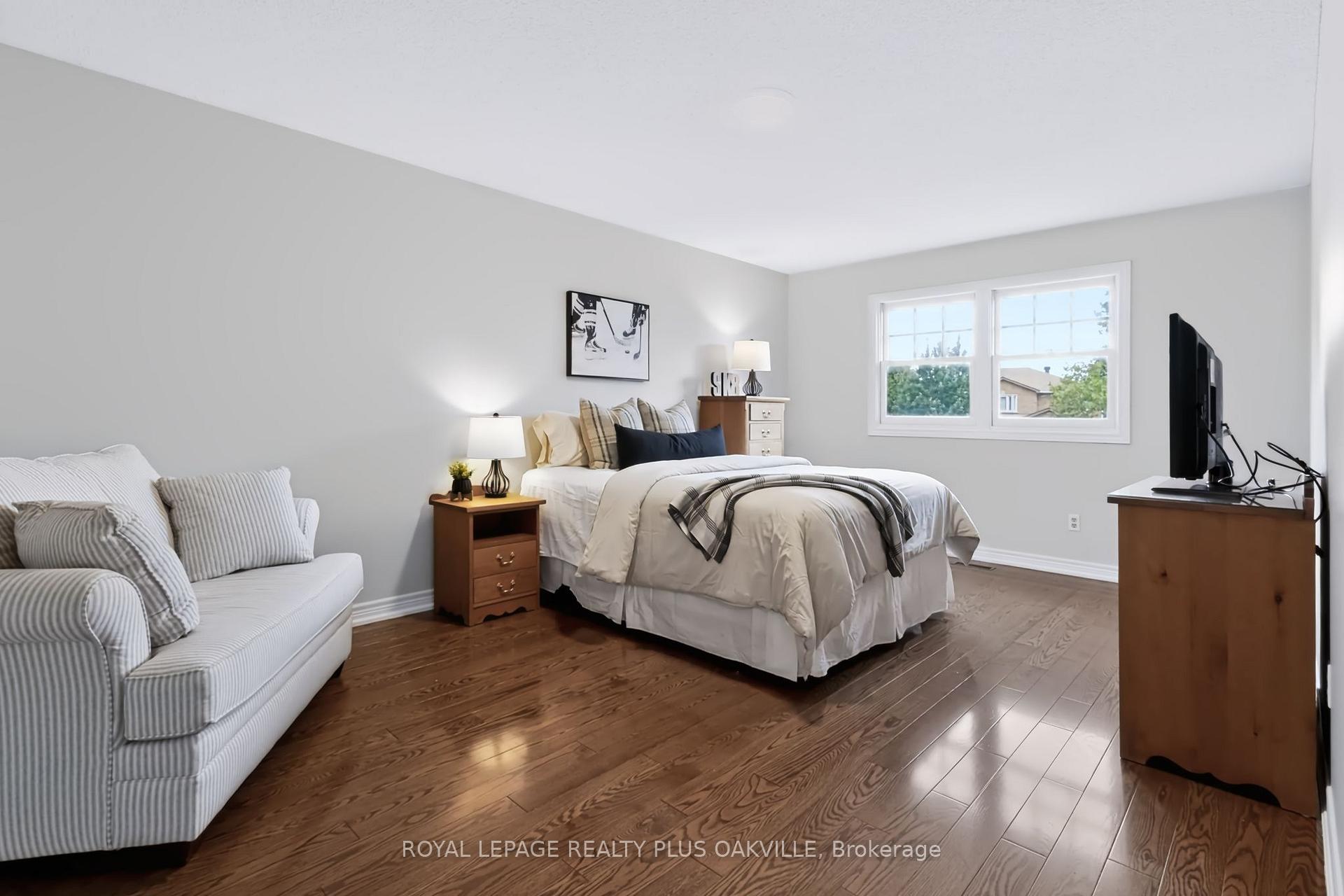 Photo 31 of 279 Hickory Circle, Oakville, Wedgewood Creek — HOMEH