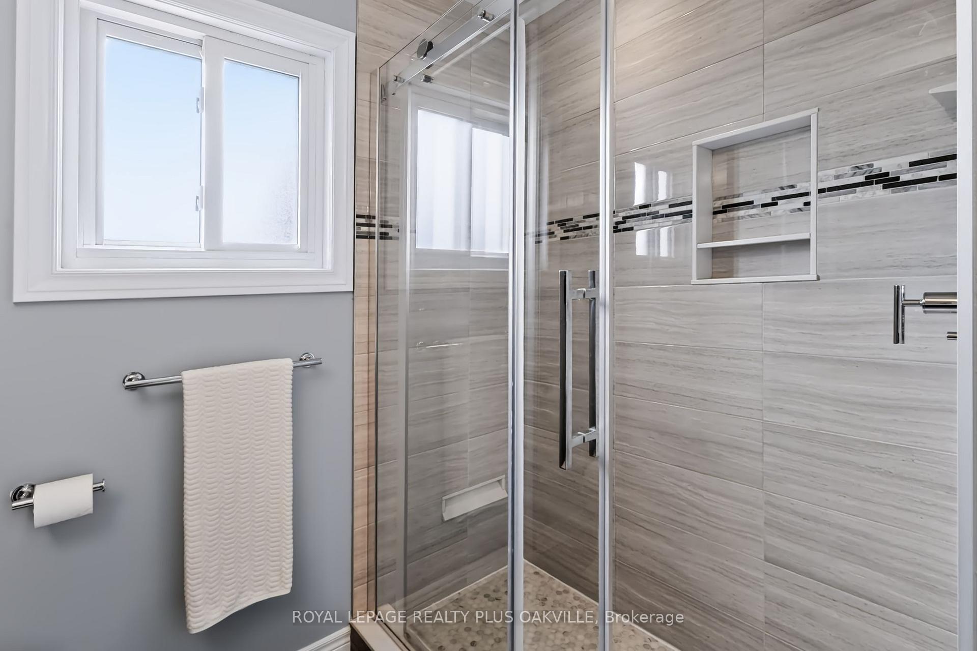 Photo 35 of 279 Hickory Circle, Oakville, Wedgewood Creek — HOMEH