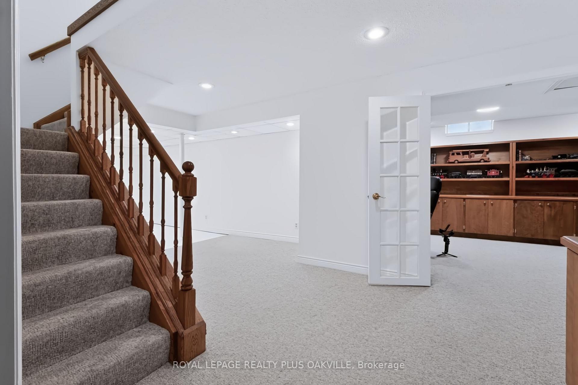 Photo 36 of 279 Hickory Circle, Oakville, Wedgewood Creek — HOMEH