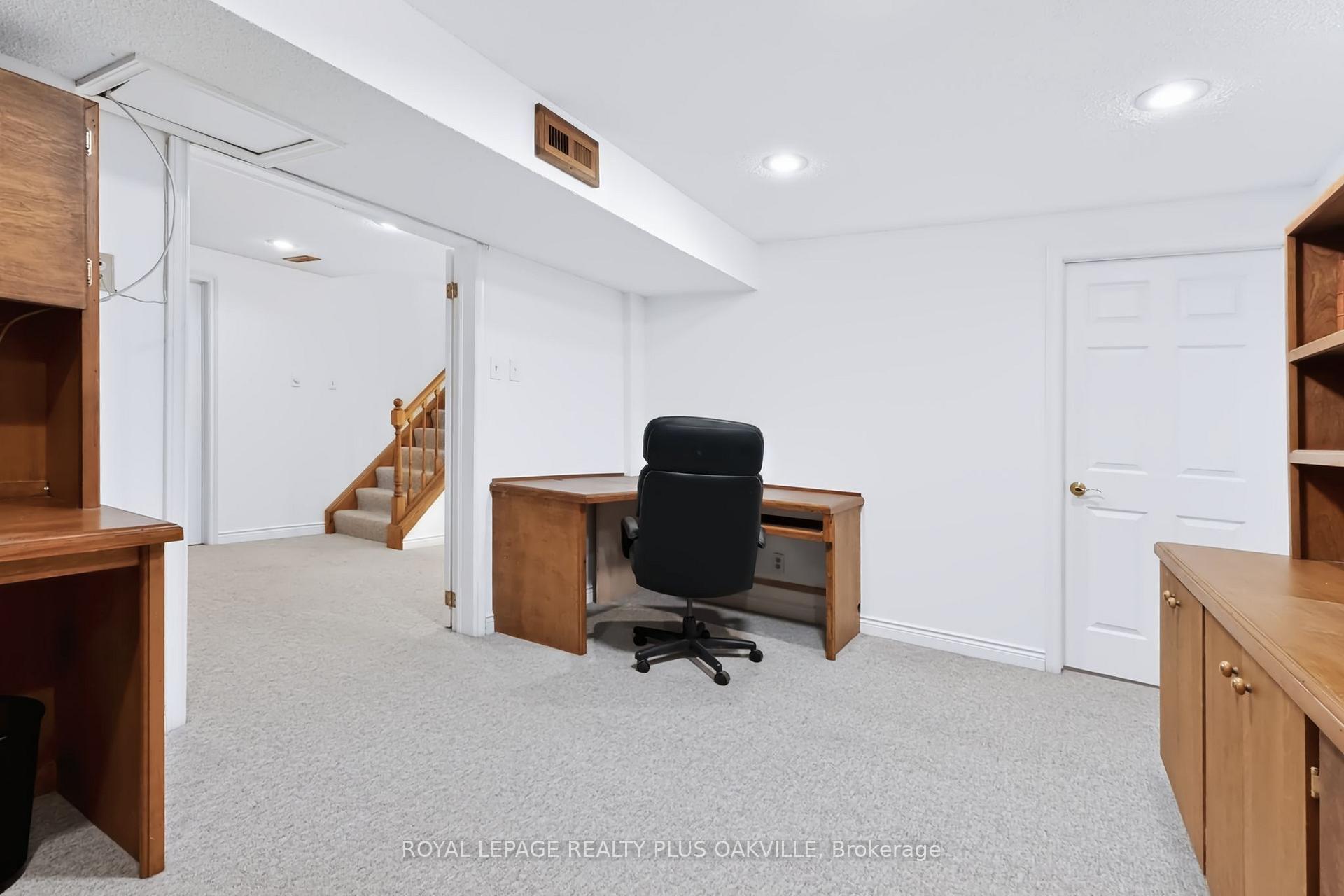 Photo 41 of 279 Hickory Circle, Oakville, Wedgewood Creek — HOMEH