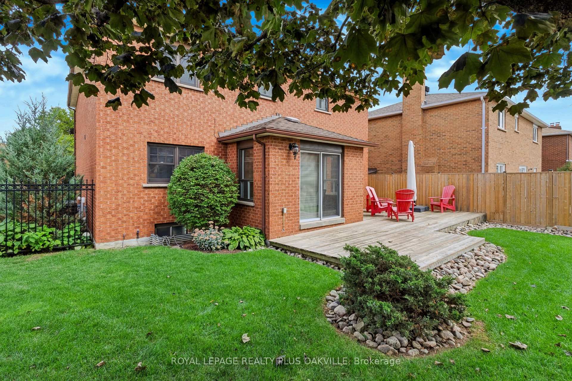 Photo 46 of 279 Hickory Circle, Oakville, Wedgewood Creek — HOMEH