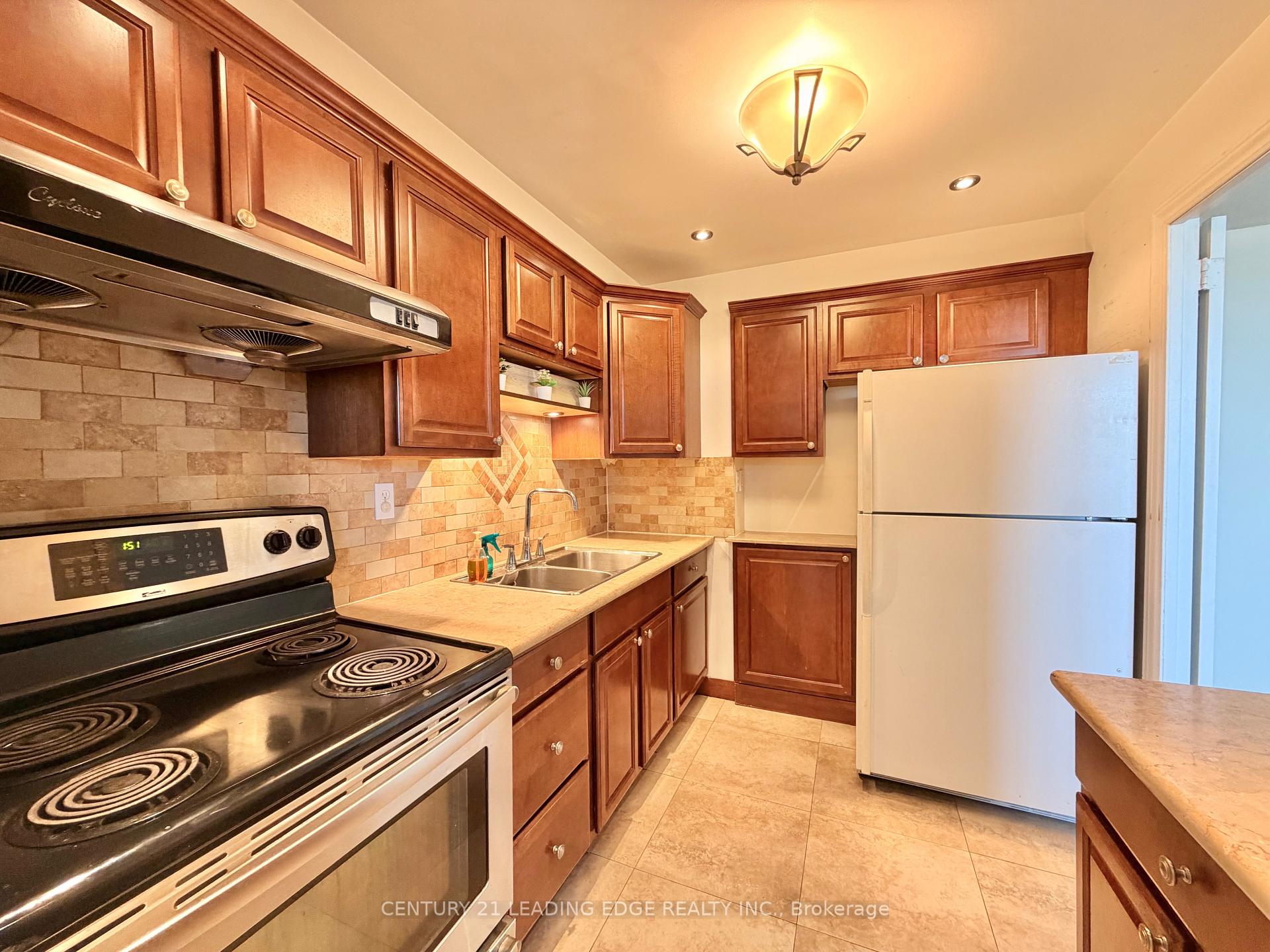 Photo of Unit 1007, 1455 Lawrence Avenue W