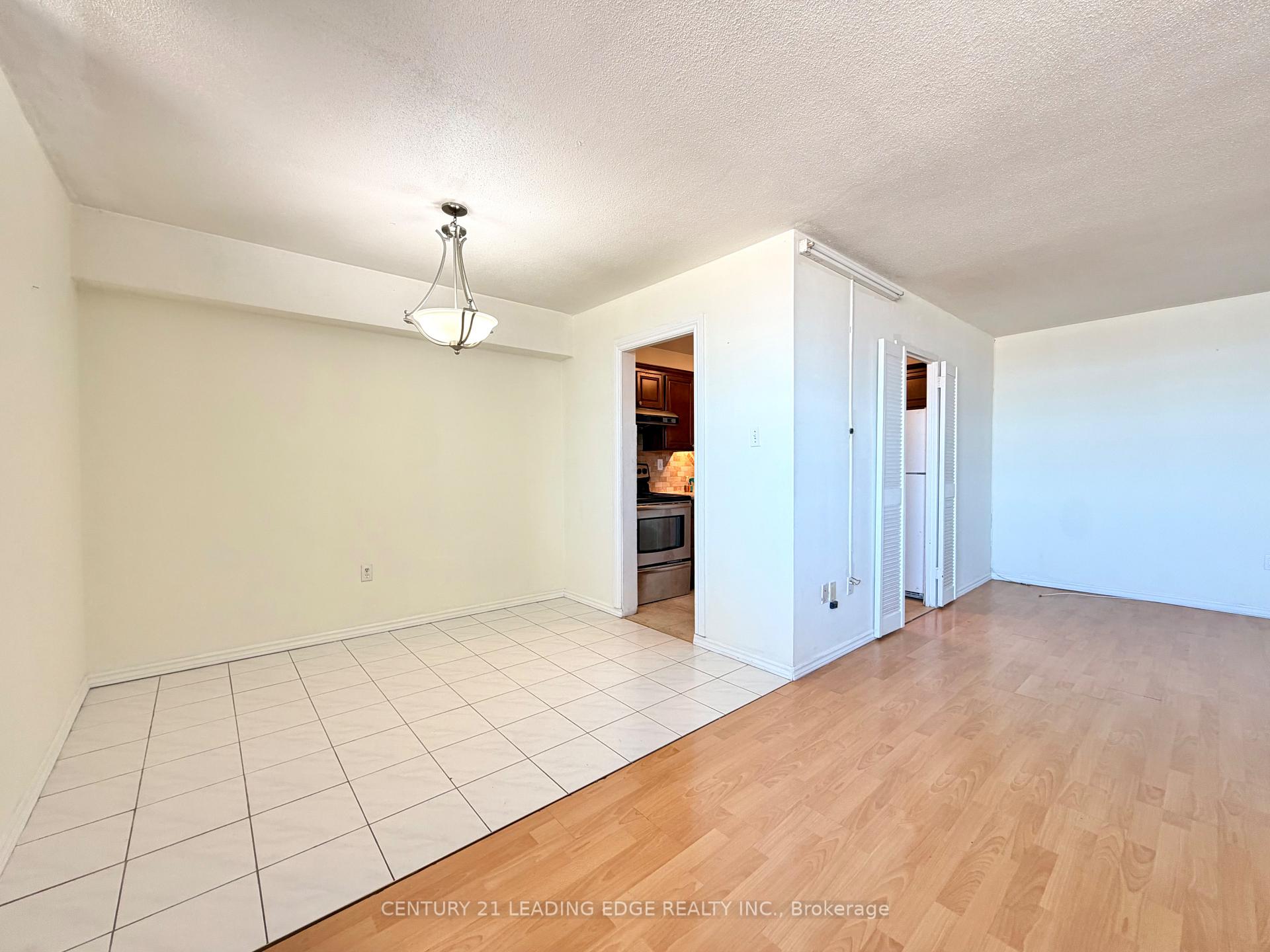 Photo 4 of Unit 1007, 1455 Lawrence Avenue W, North York, Brookhaven-Amesbury — HOMEH