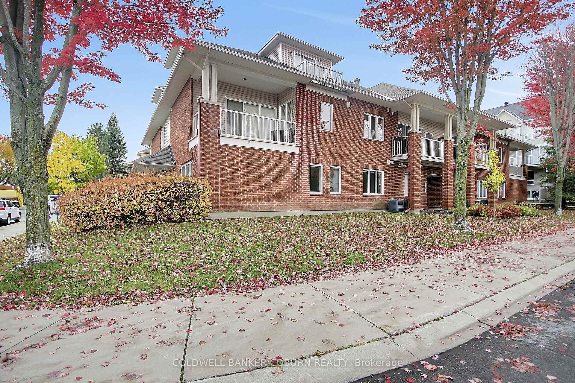 Photo 2 of Unit F, 10 Daybreak Street, Ottawa, Barrhaven East — HOMEH