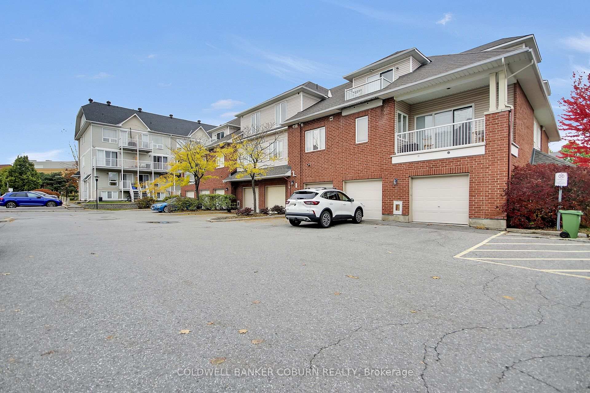 Photo 4 of Unit F, 10 Daybreak Street, Ottawa, Barrhaven East — HOMEH