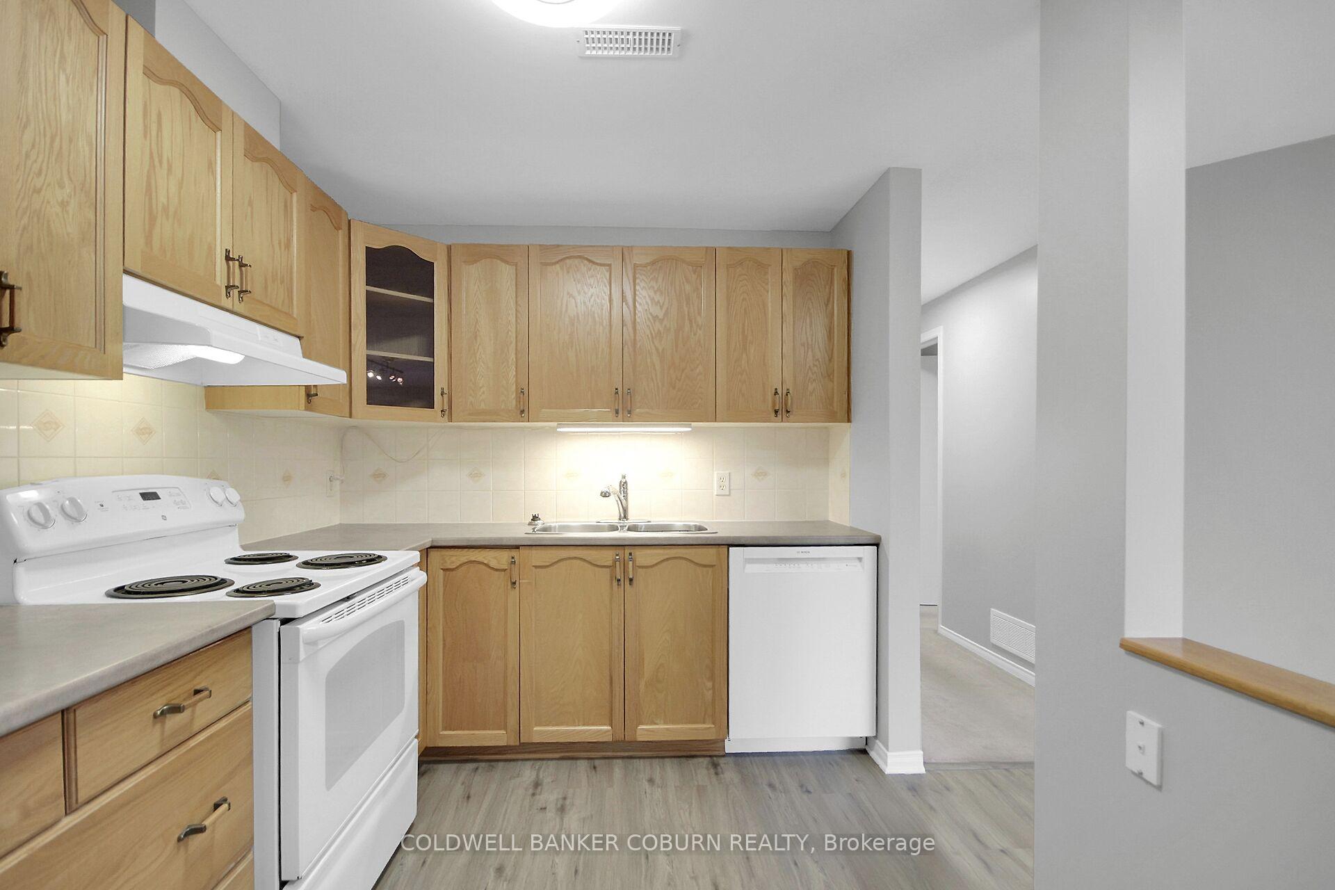 Photo 18 of Unit F, 10 Daybreak Street, Ottawa, Barrhaven East — HOMEH