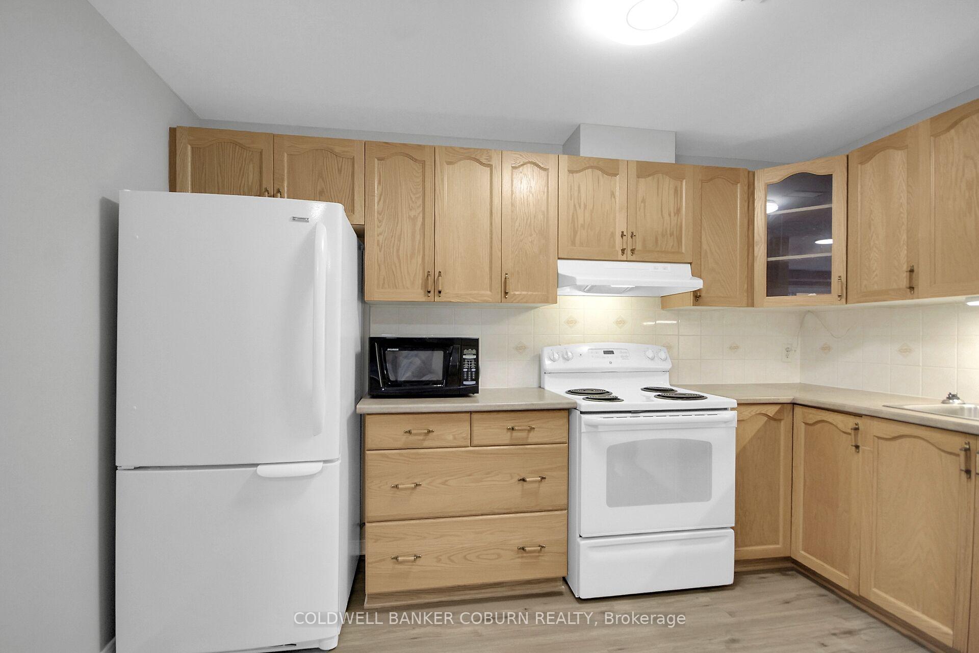 Photo 19 of Unit F, 10 Daybreak Street, Ottawa, Barrhaven East — HOMEH