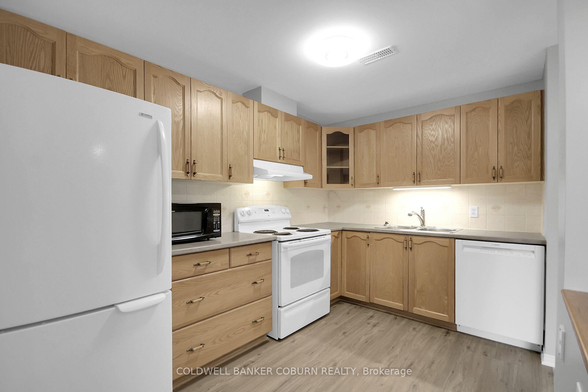 Photo 20 of Unit F, 10 Daybreak Street, Ottawa, Barrhaven East — HOMEH