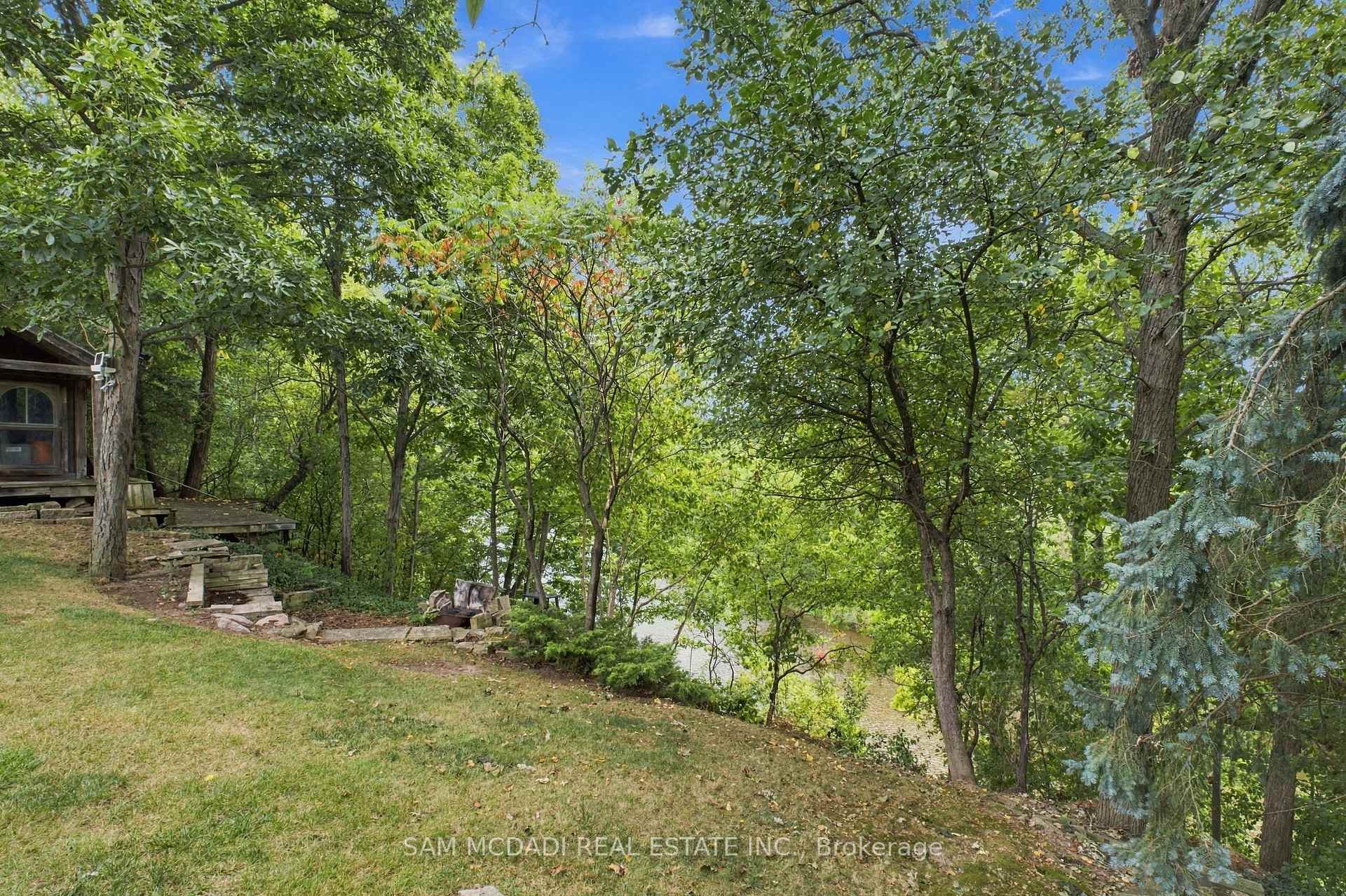 Photo 4 of 21 Kenninghall Boulevard, Mississauga, Streetsville — HOMEH