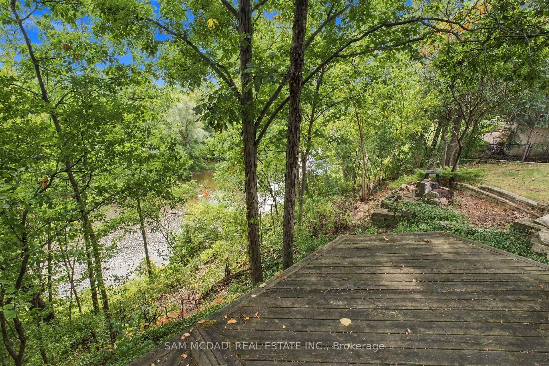 Photo 5 of 21 Kenninghall Boulevard, Mississauga, Streetsville — HOMEH