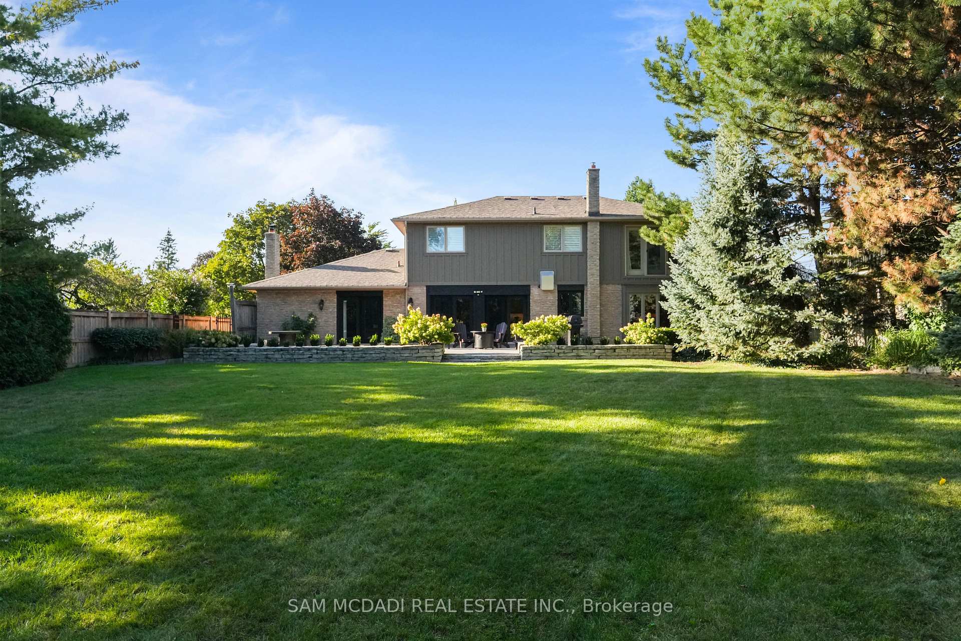 Photo 8 of 21 Kenninghall Boulevard, Mississauga, Streetsville — HOMEH