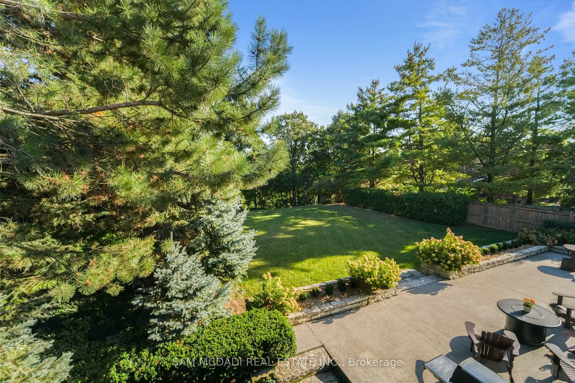Photo 11 of 21 Kenninghall Boulevard, Mississauga, Streetsville — HOMEH