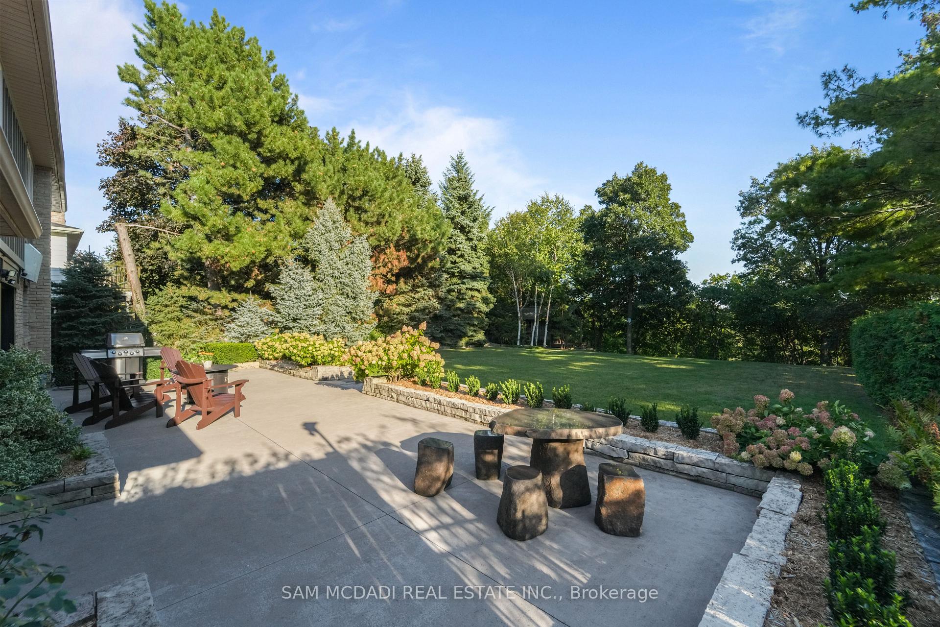 Photo 12 of 21 Kenninghall Boulevard, Mississauga, Streetsville — HOMEH