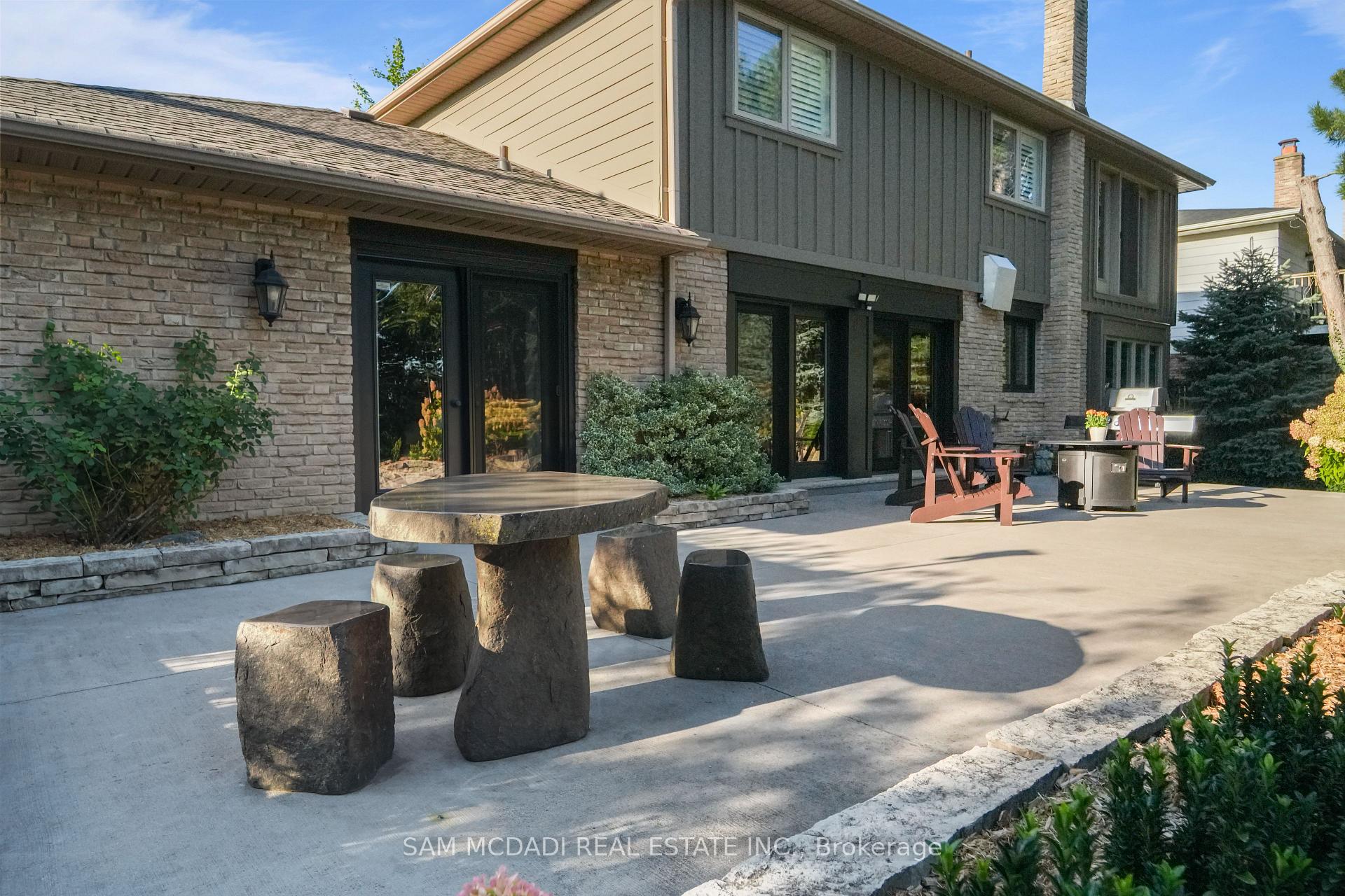 Photo 13 of 21 Kenninghall Boulevard, Mississauga, Streetsville — HOMEH