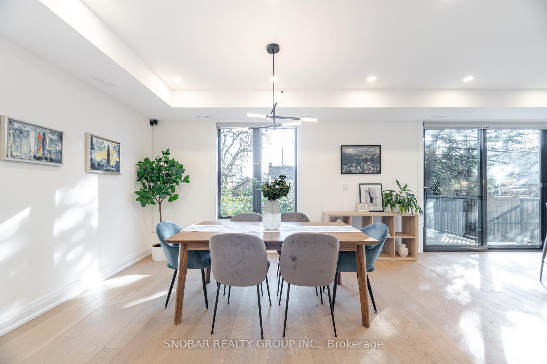 Photo 6 of 720 Hillman Crescent, Mississauga, Applewood — HOMEH