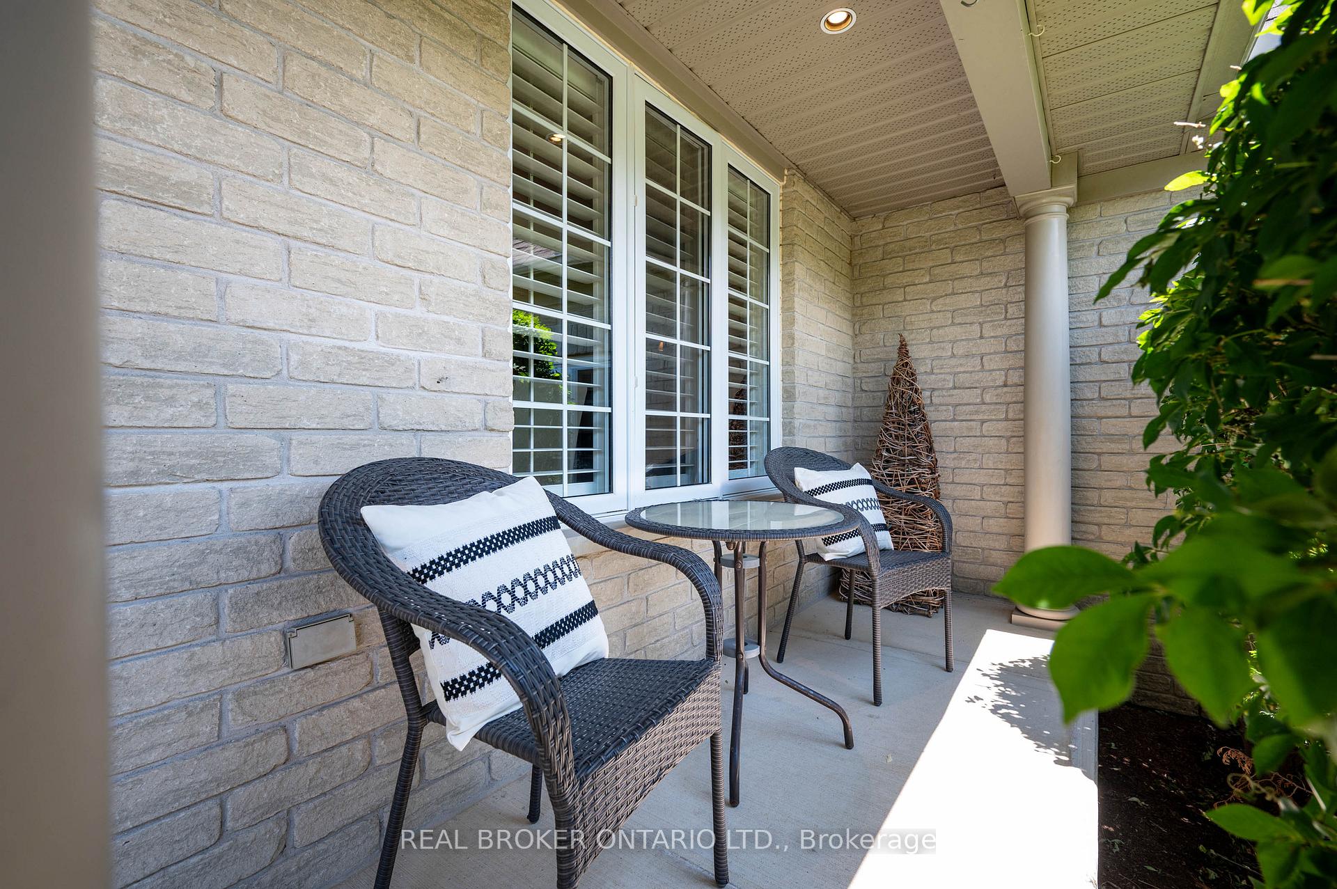 Photo 15 of 6 Pioneer Tower Crescent, Kitchener — HOMEH