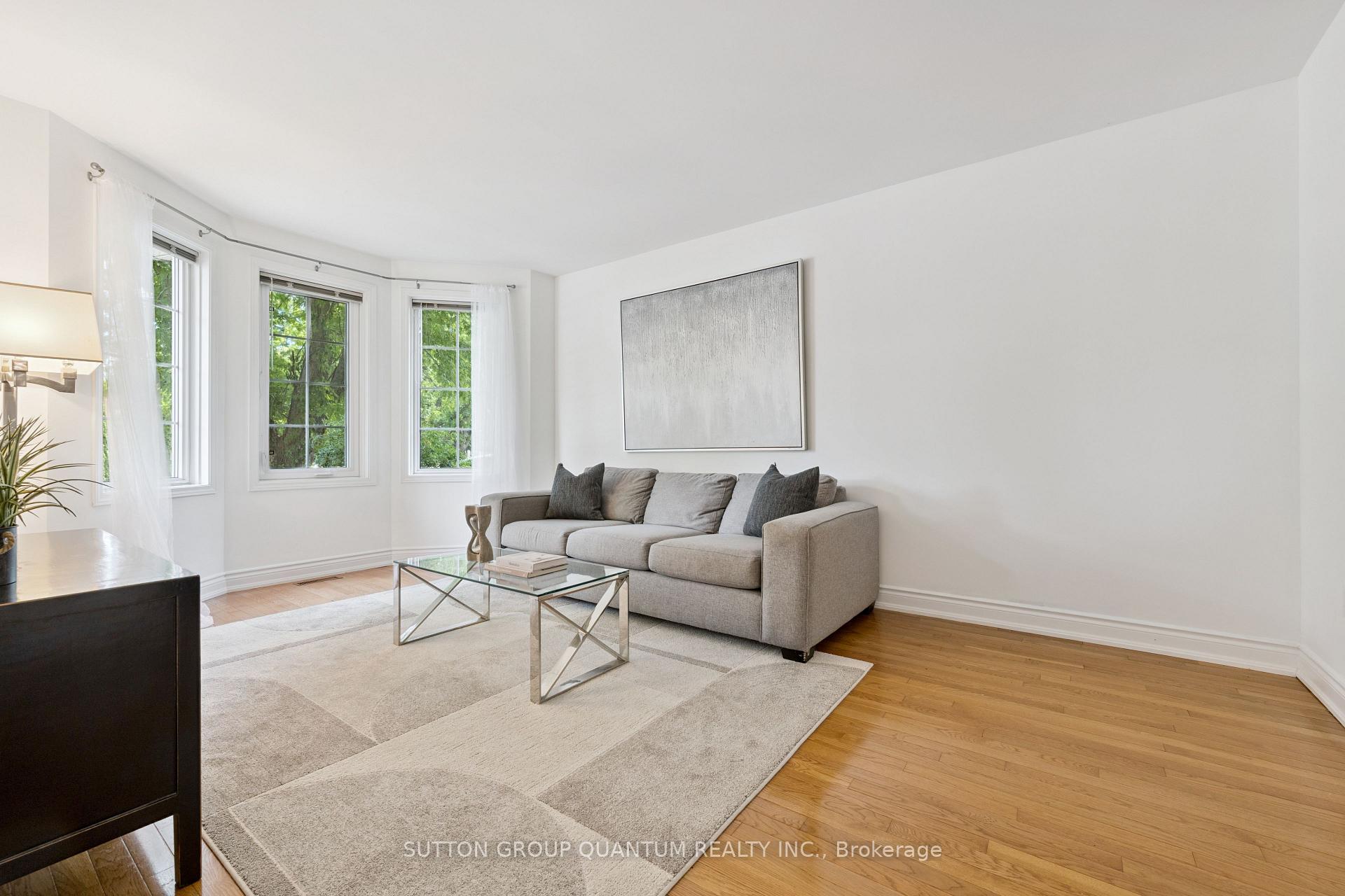 Photo 4 of 3092 Shannon Crescent, Oakville, Bronte — HOMEH