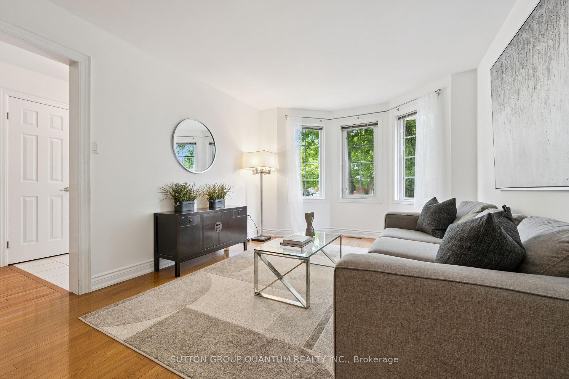 Photo 5 of 3092 Shannon Crescent, Oakville, Bronte — HOMEH