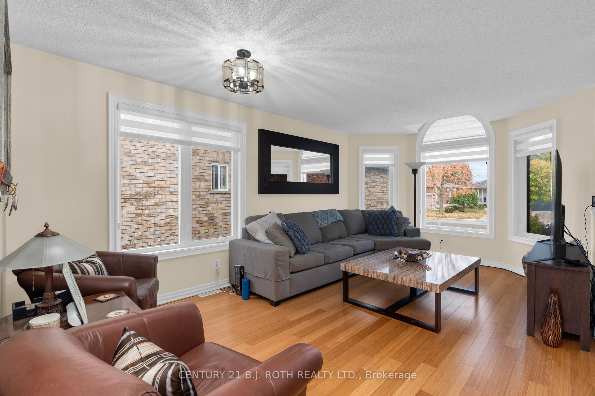 Photo 6 of 237 Pringle Drive, Barrie, Edgehill Drive — HOMEH
