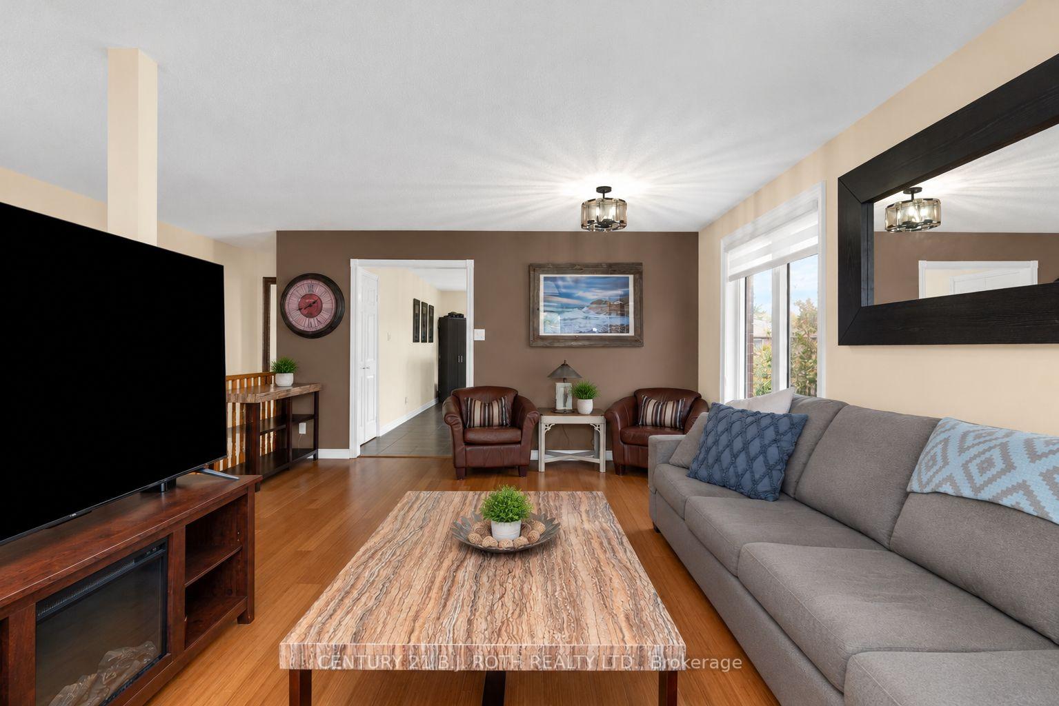 Photo 8 of 237 Pringle Drive, Barrie, Edgehill Drive — HOMEH
