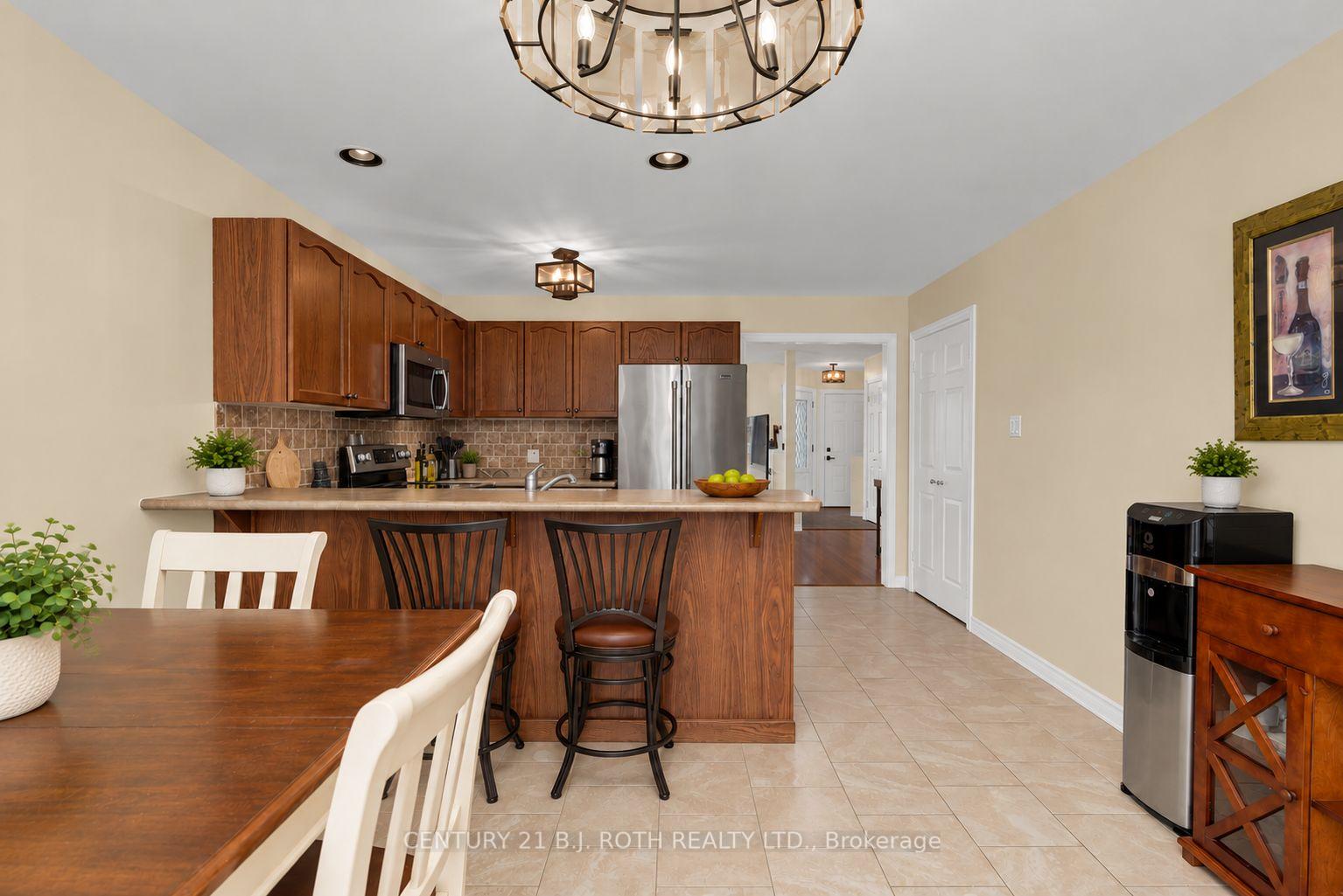 Photo 14 of 237 Pringle Drive, Barrie, Edgehill Drive — HOMEH