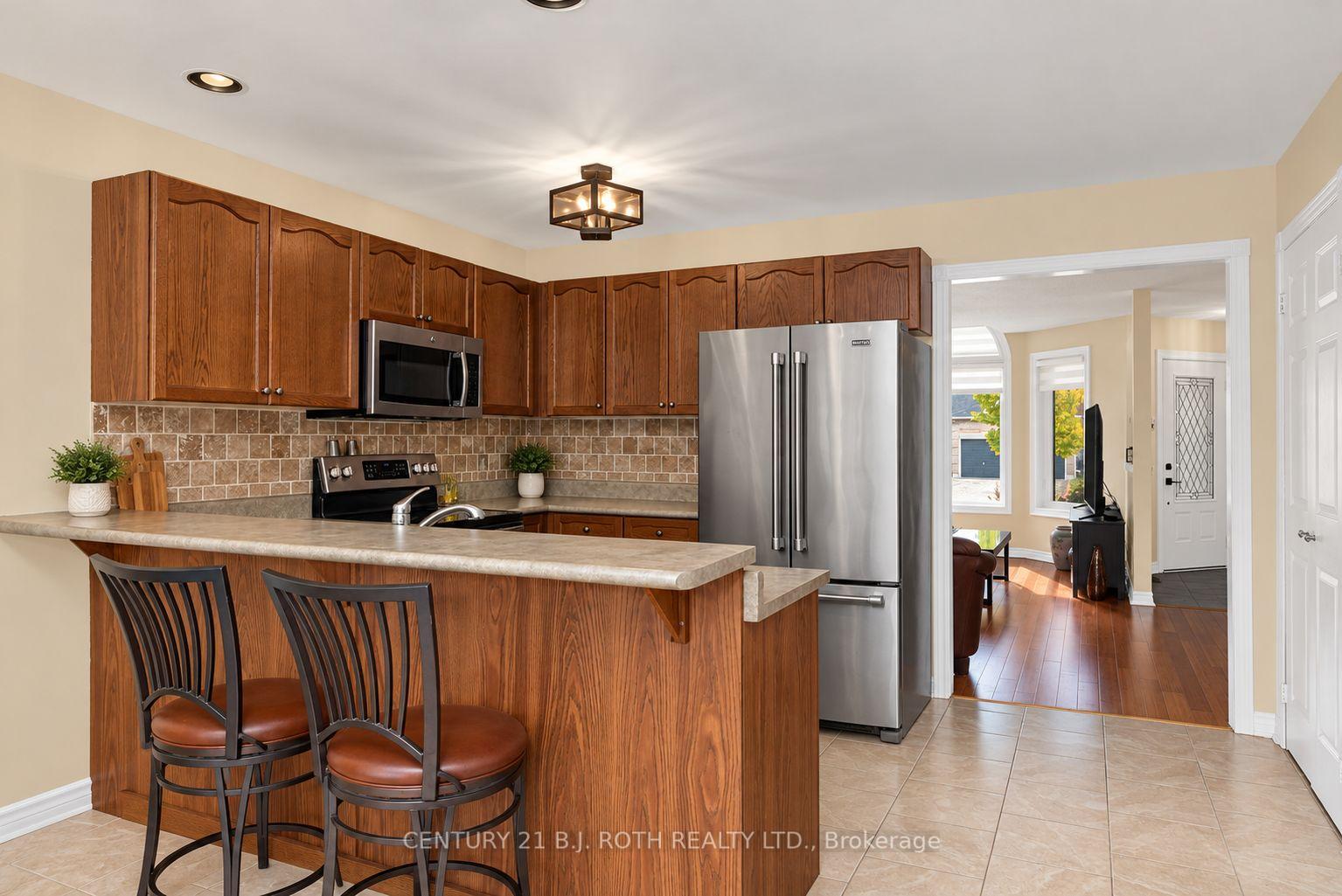 Photo 15 of 237 Pringle Drive, Barrie, Edgehill Drive — HOMEH