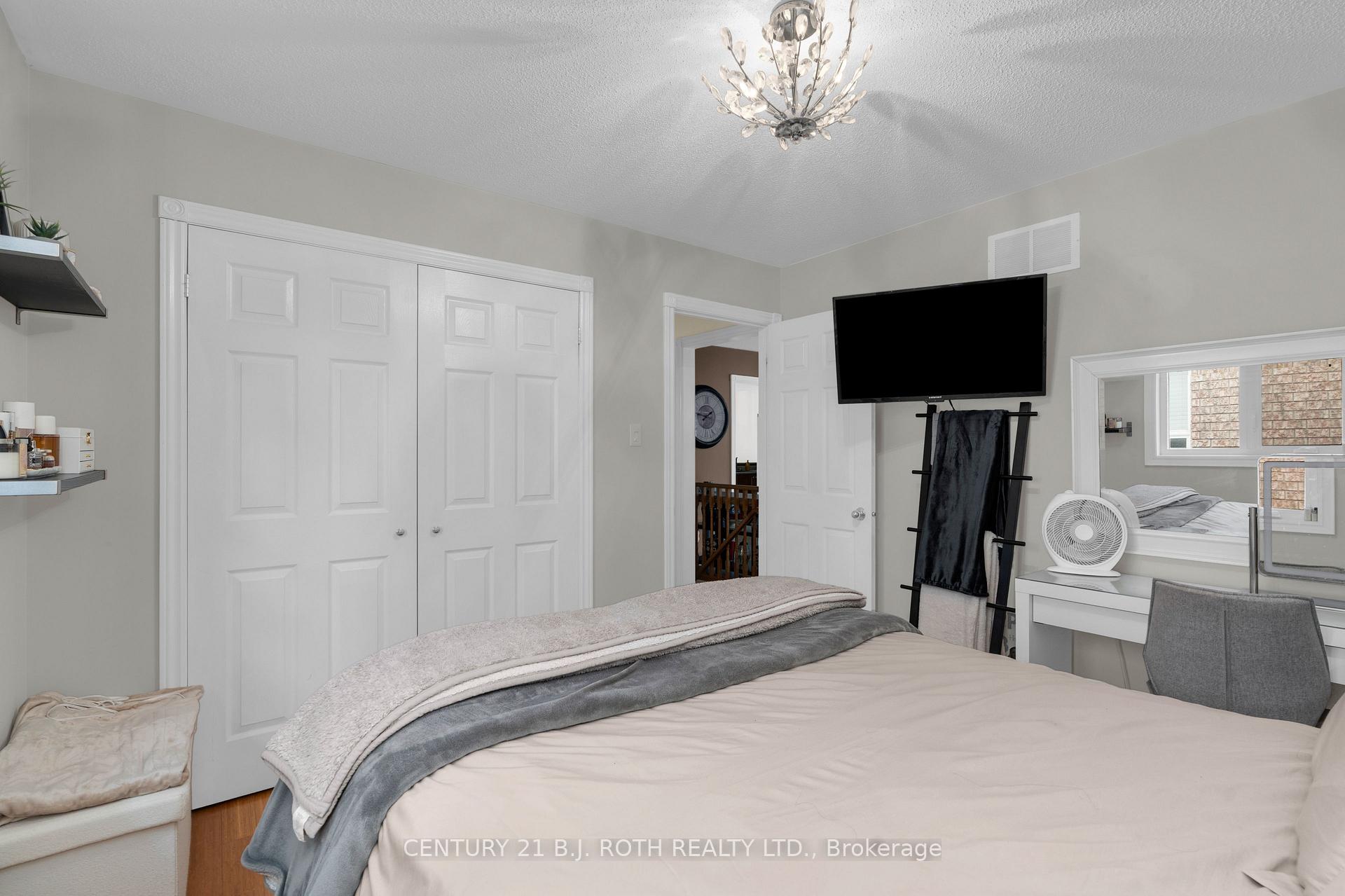 Photo 20 of 237 Pringle Drive, Barrie, Edgehill Drive — HOMEH