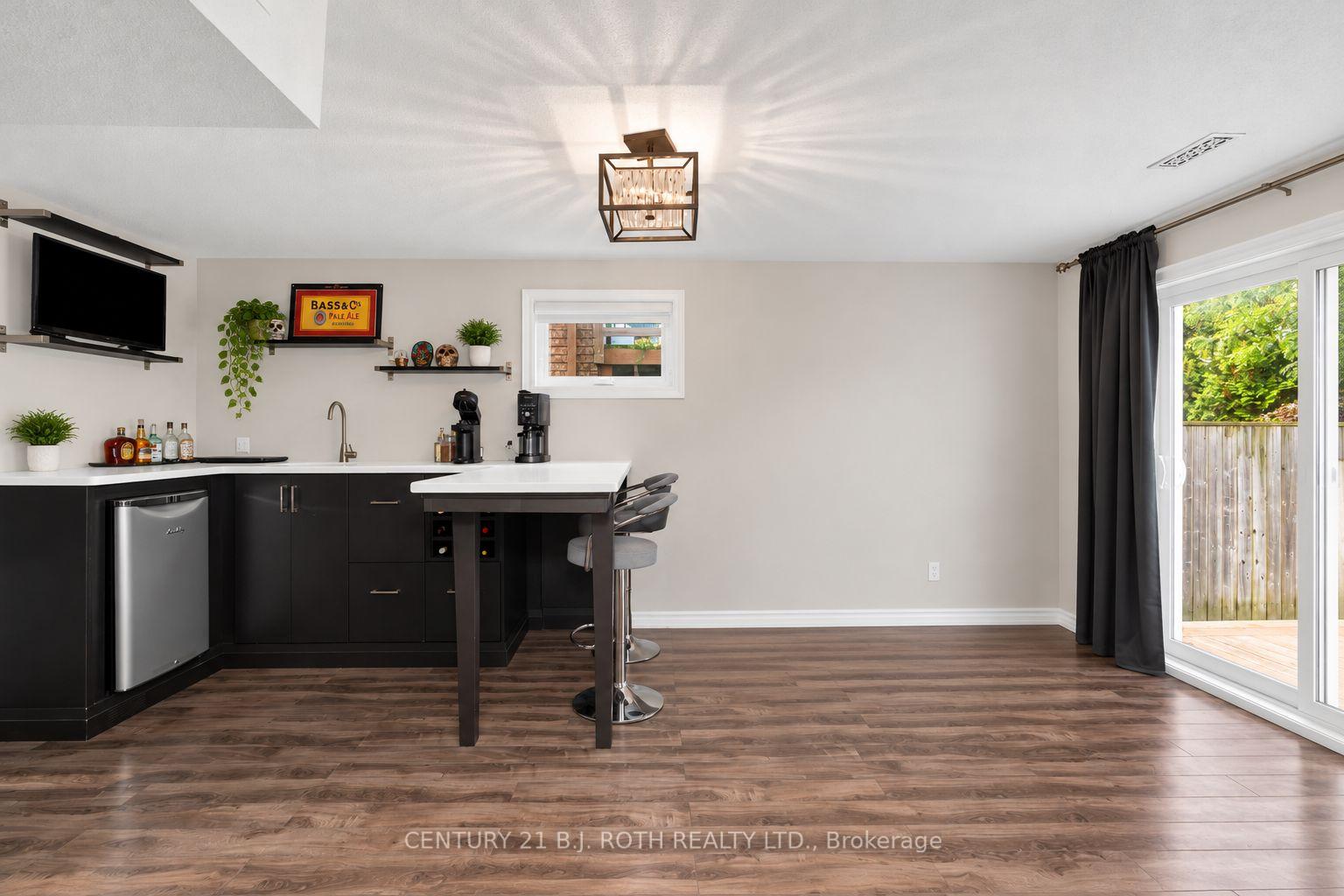 Photo 25 of 237 Pringle Drive, Barrie, Edgehill Drive — HOMEH