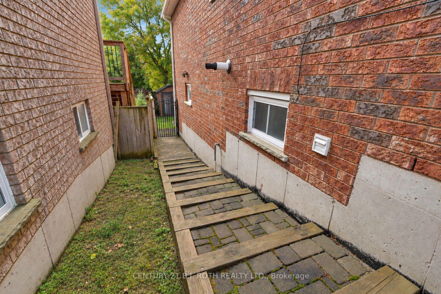 Photo 38 of 237 Pringle Drive, Barrie, Edgehill Drive — HOMEH