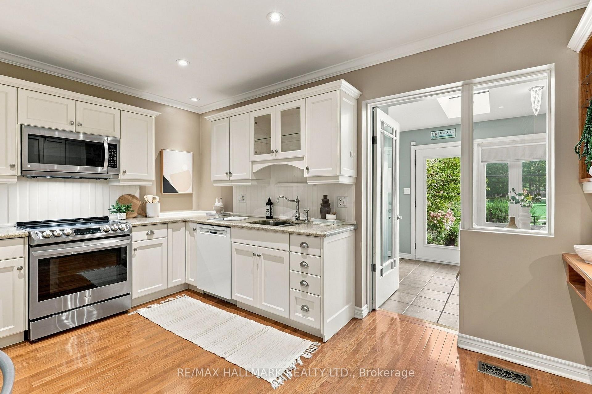 Photo 9 of 55 Waverley Road, Toronto, The Beaches — HOMEH