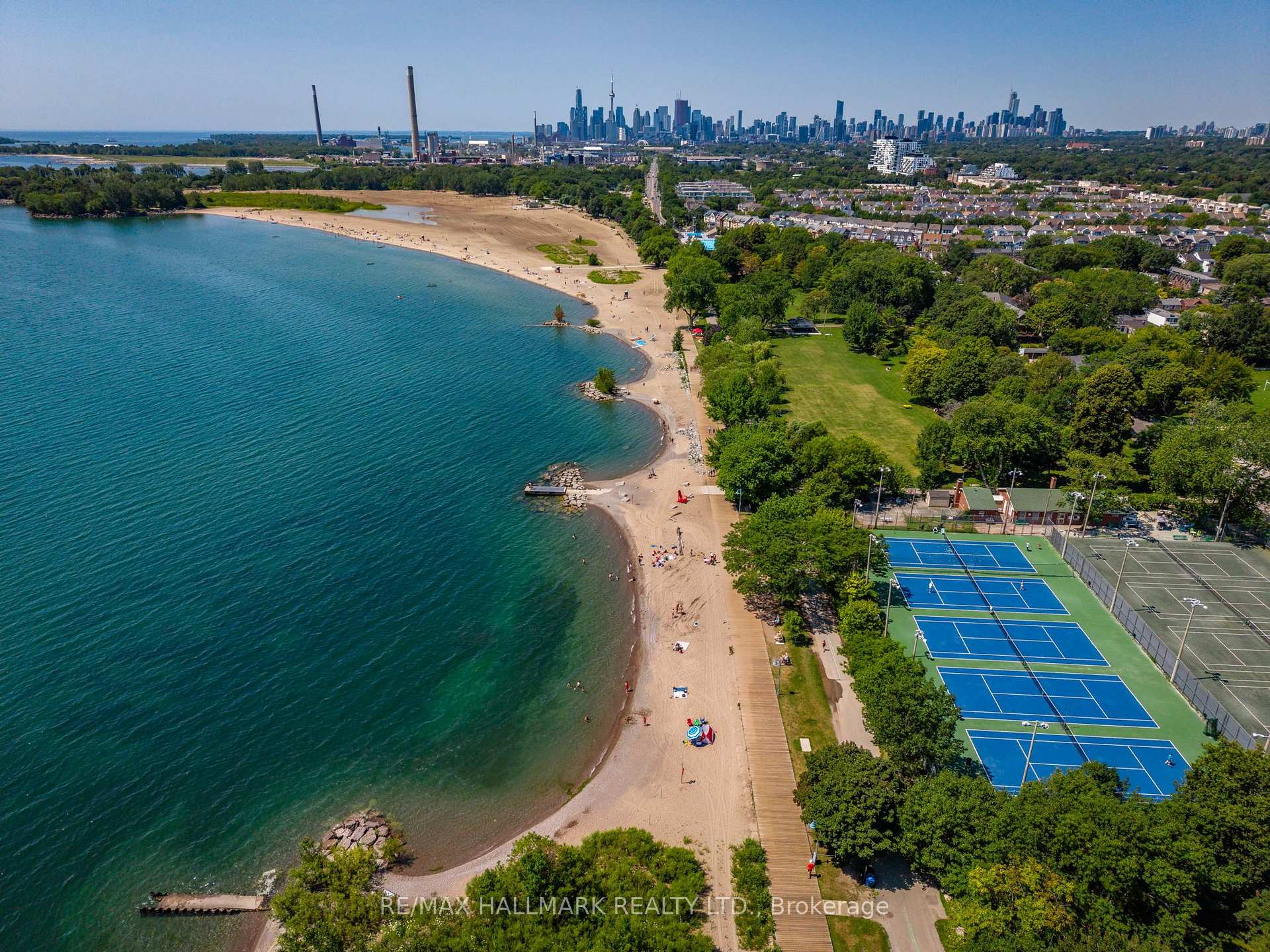 Photo 25 of 55 Waverley Road, Toronto, The Beaches — HOMEH