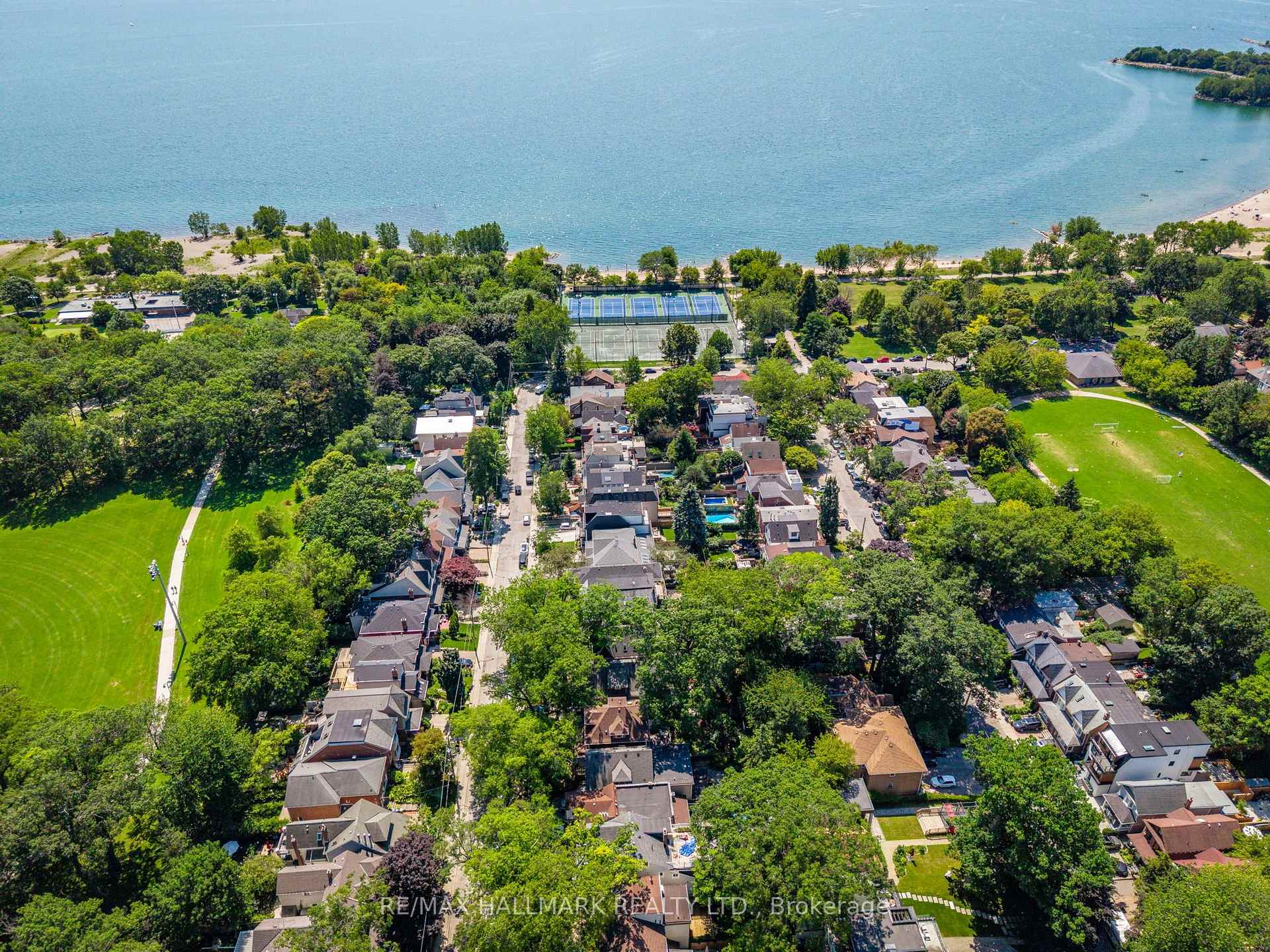 Photo 27 of 55 Waverley Road, Toronto, The Beaches — HOMEH