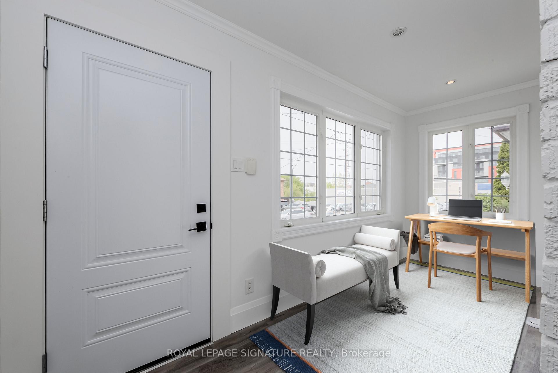 Photo 3 of 19 Schell Avenue, North York, Briar Hill-Belgravia — HOMEH