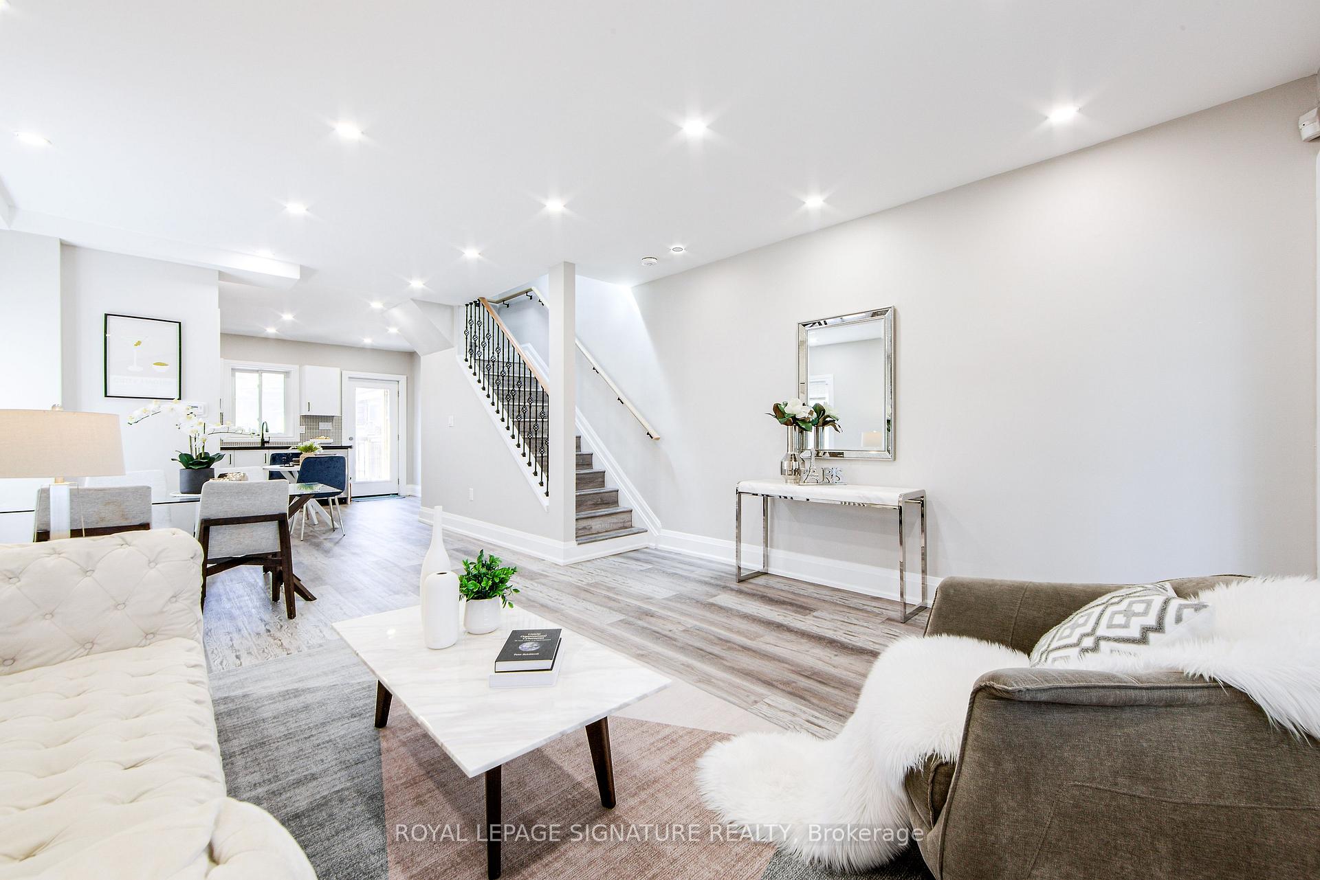 Photo 5 of 19 Schell Avenue, North York, Briar Hill-Belgravia — HOMEH
