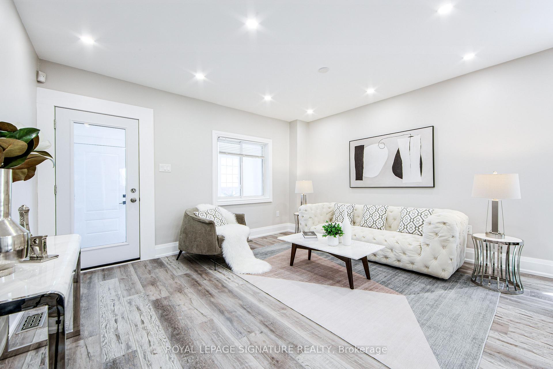 Photo 6 of 19 Schell Avenue, North York, Briar Hill-Belgravia — HOMEH