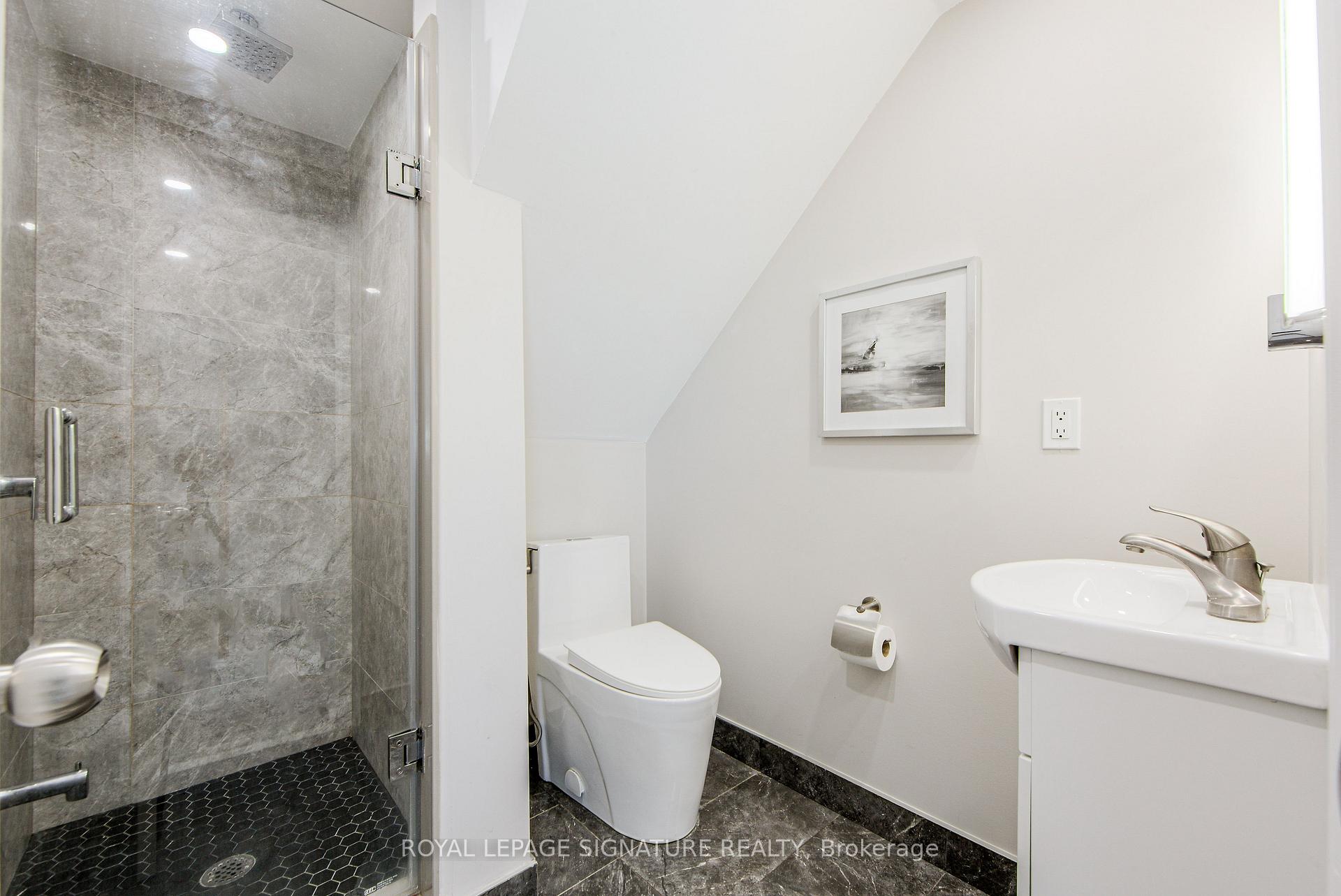 Photo 23 of 19 Schell Avenue, North York, Briar Hill-Belgravia — HOMEH