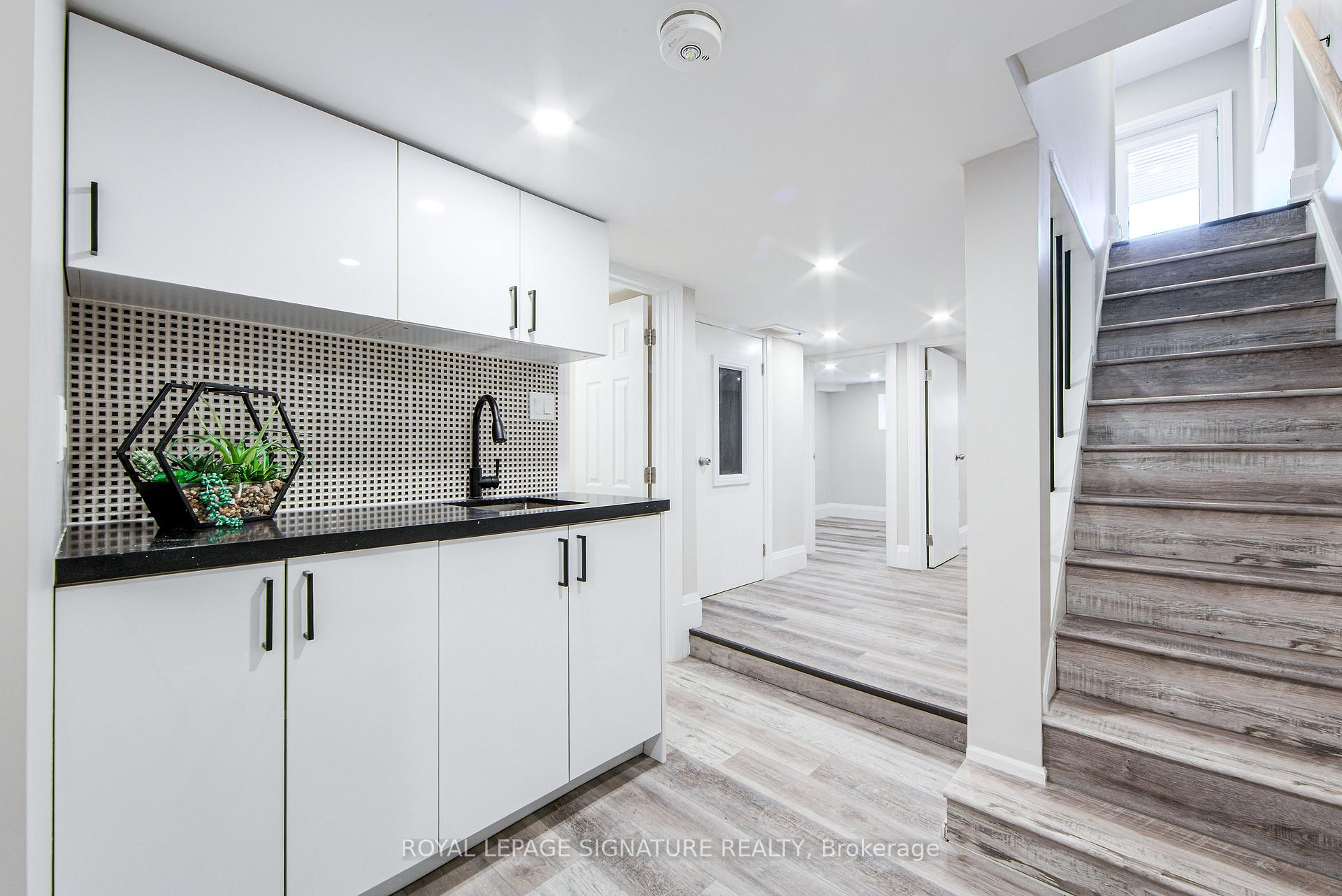 Photo 24 of 19 Schell Avenue, North York, Briar Hill-Belgravia — HOMEH