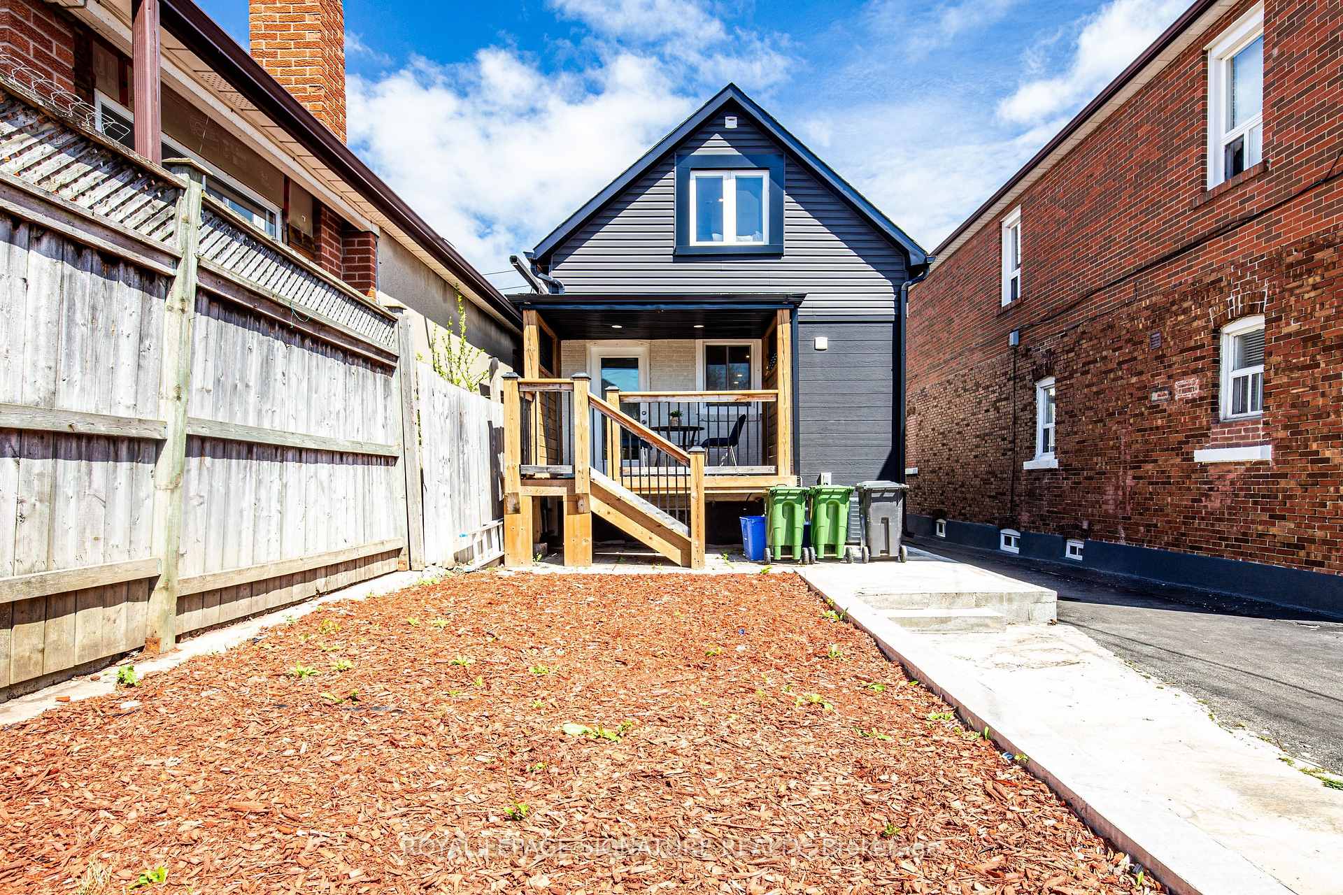 Photo 35 of 19 Schell Avenue, North York, Briar Hill-Belgravia — HOMEH